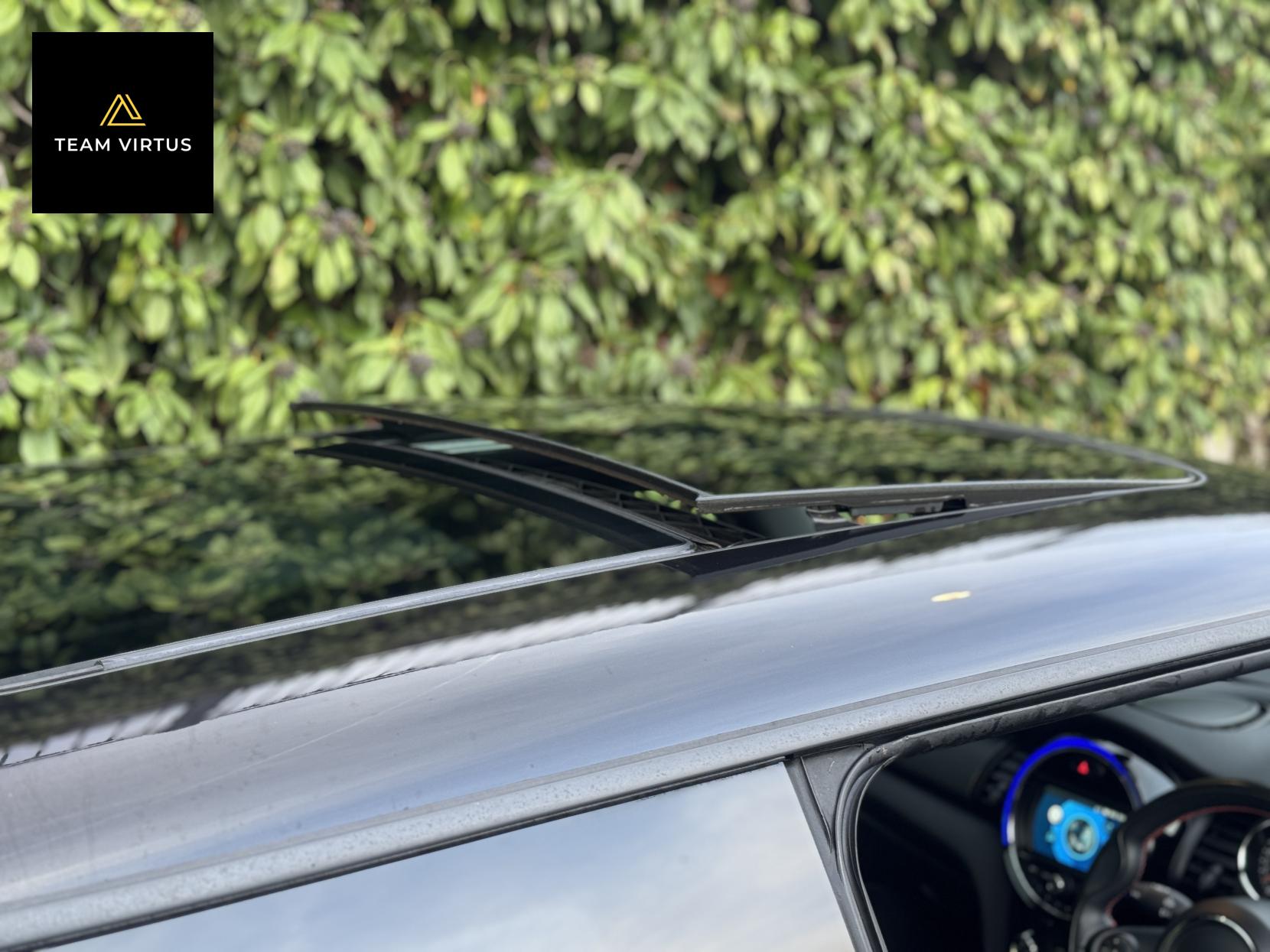 MINI Hatch 1.5 Cooper Sport Hatchback 3dr Petrol Steptronic Euro 6 (s/s) (136 ps)