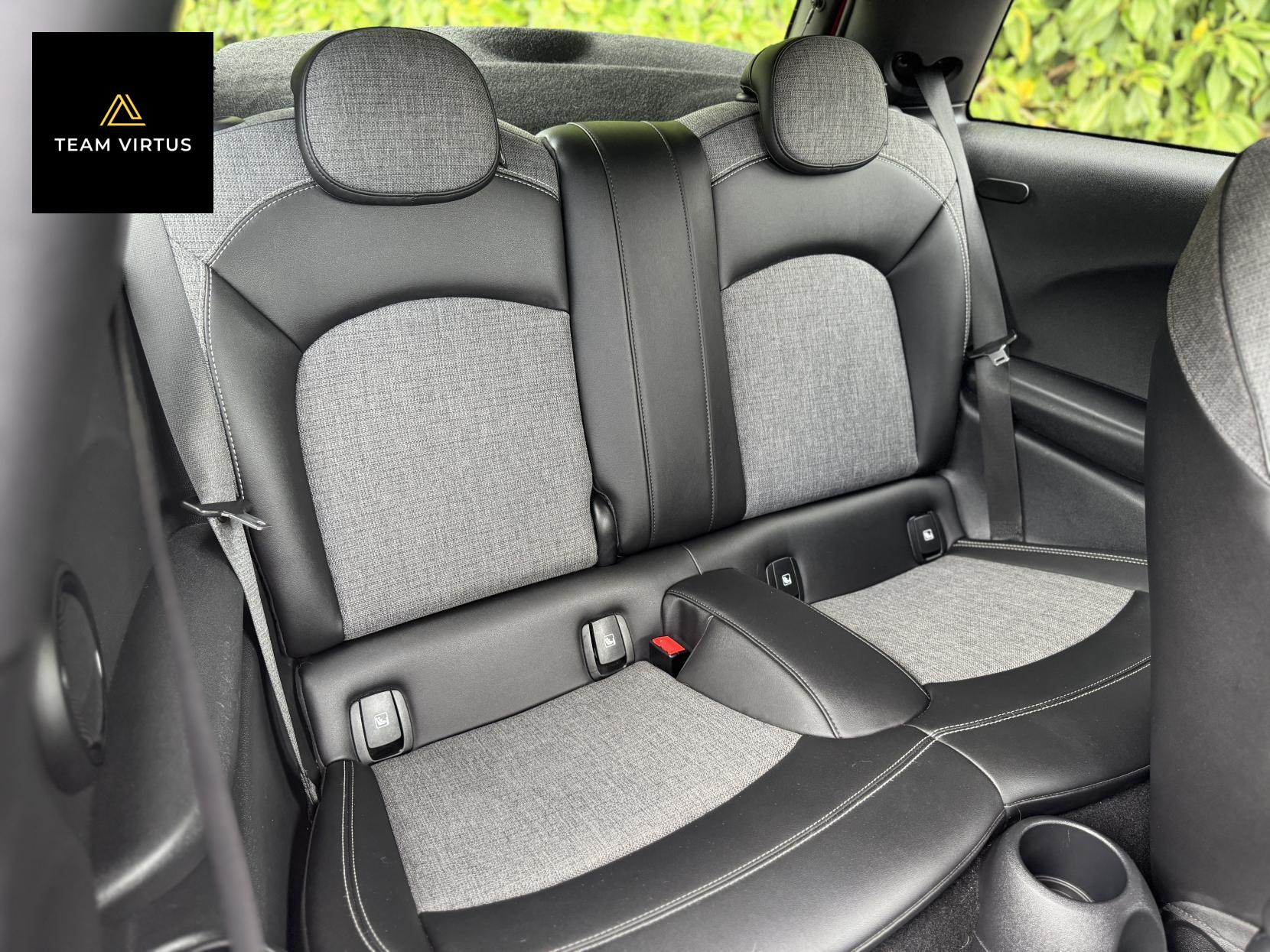 MINI Electric Hatch Cooper SE 32.6kWh Level 2 Hatchback 3dr Electric Auto (184 ps)