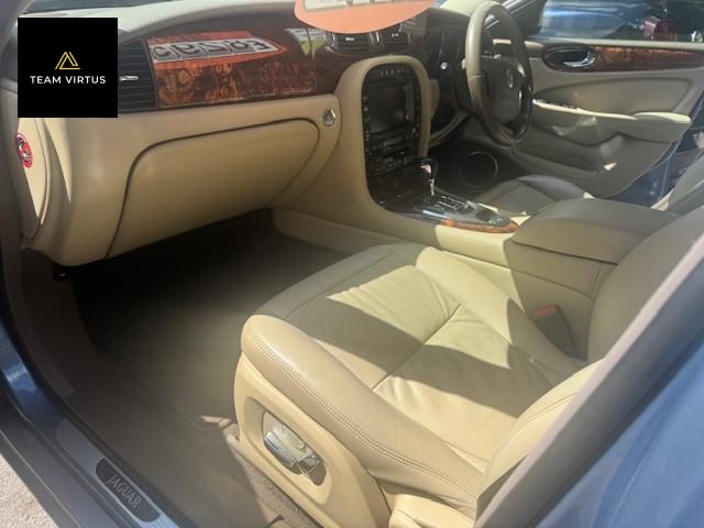 Jaguar XJ 2.7 TD Executive Saloon 4dr Diesel Automatic (214 g/km, 204 bhp)