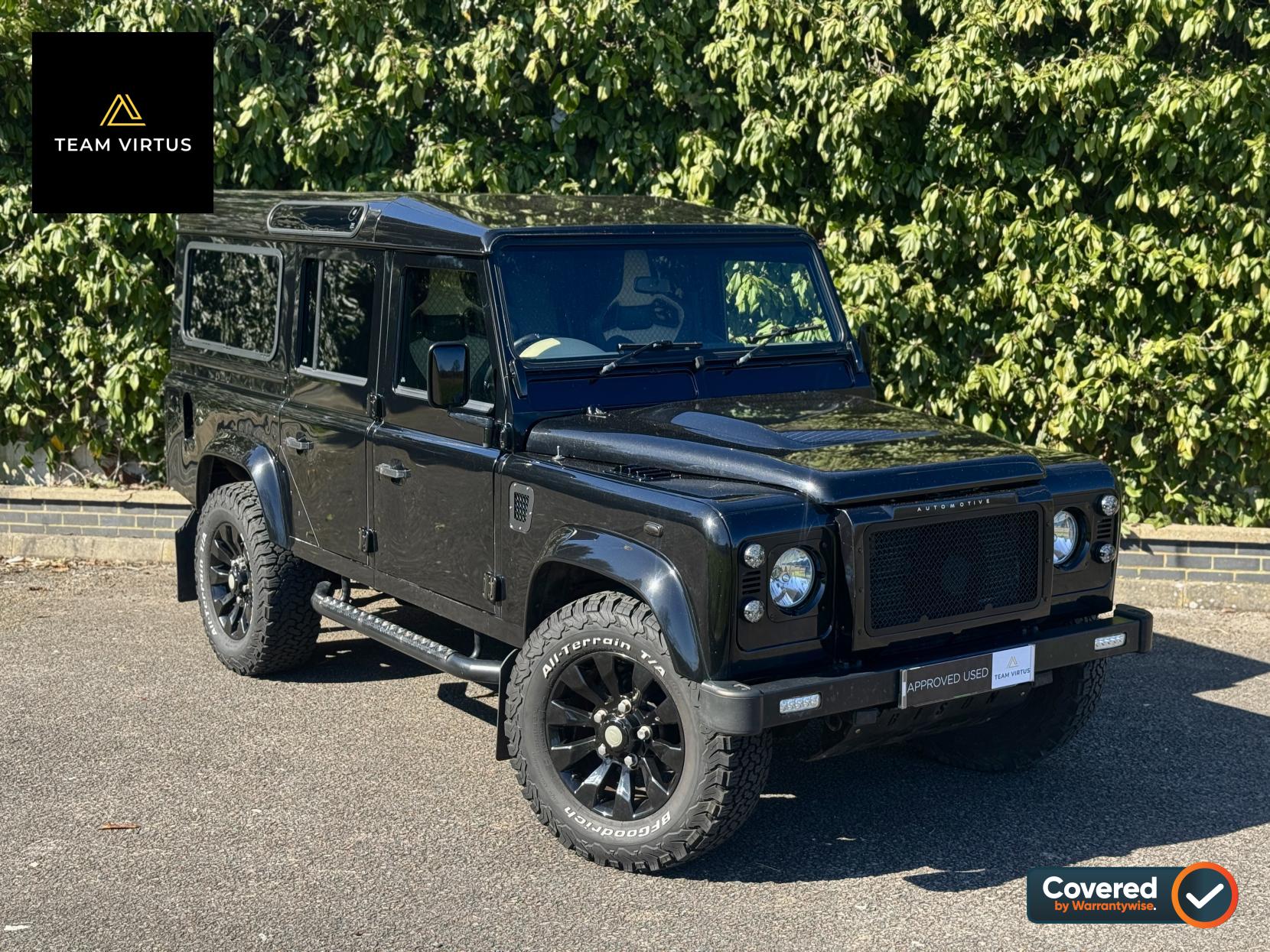 Land Rover Defender 110 2.2 TDCi XS Station Wagon Double Cab 5dr Diesel Manual 4WD MWB Euro 5 (122 ps)