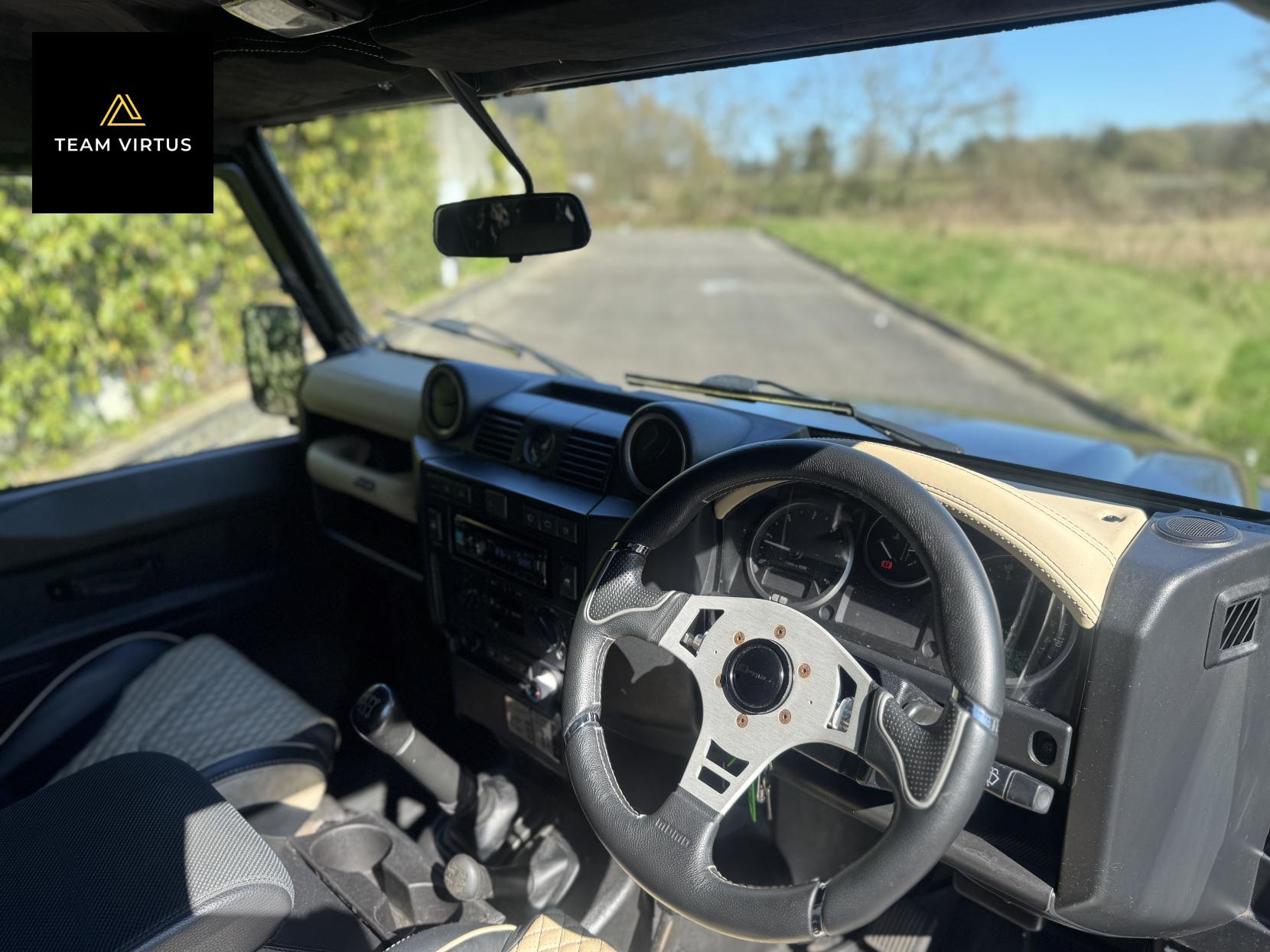 Land Rover Defender 110 2.2 TDCi XS Station Wagon Double Cab 5dr Diesel Manual 4WD MWB Euro 5 (122 ps)