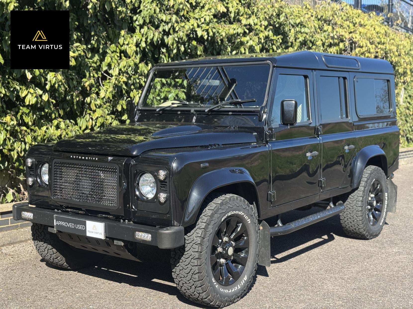Land Rover Defender 110 2.2 TDCi XS Station Wagon Double Cab 5dr Diesel Manual 4WD MWB Euro 5 (122 ps)