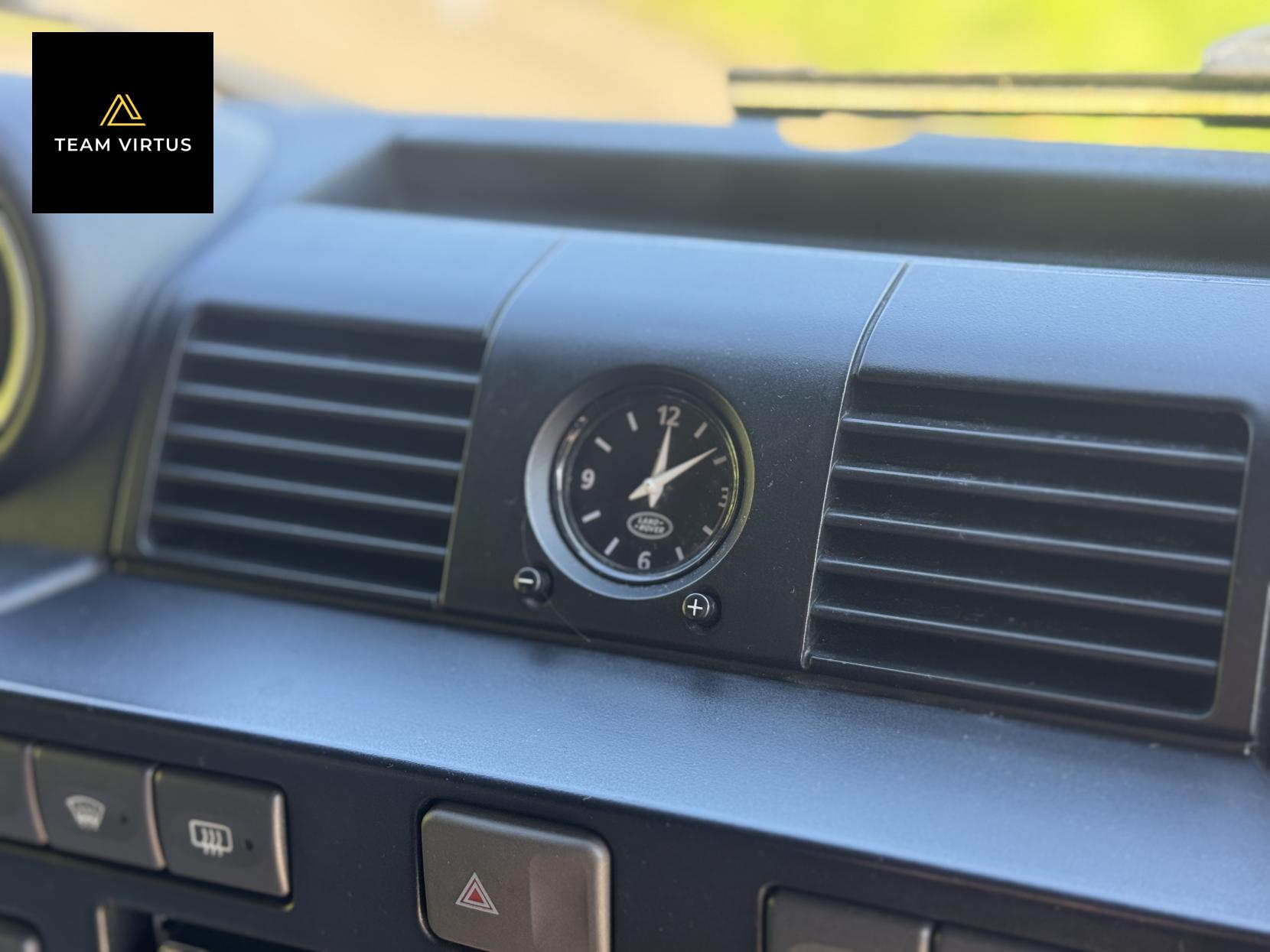 Land Rover Defender 110 2.2 TDCi XS Station Wagon Double Cab 5dr Diesel Manual 4WD MWB Euro 5 (122 ps)