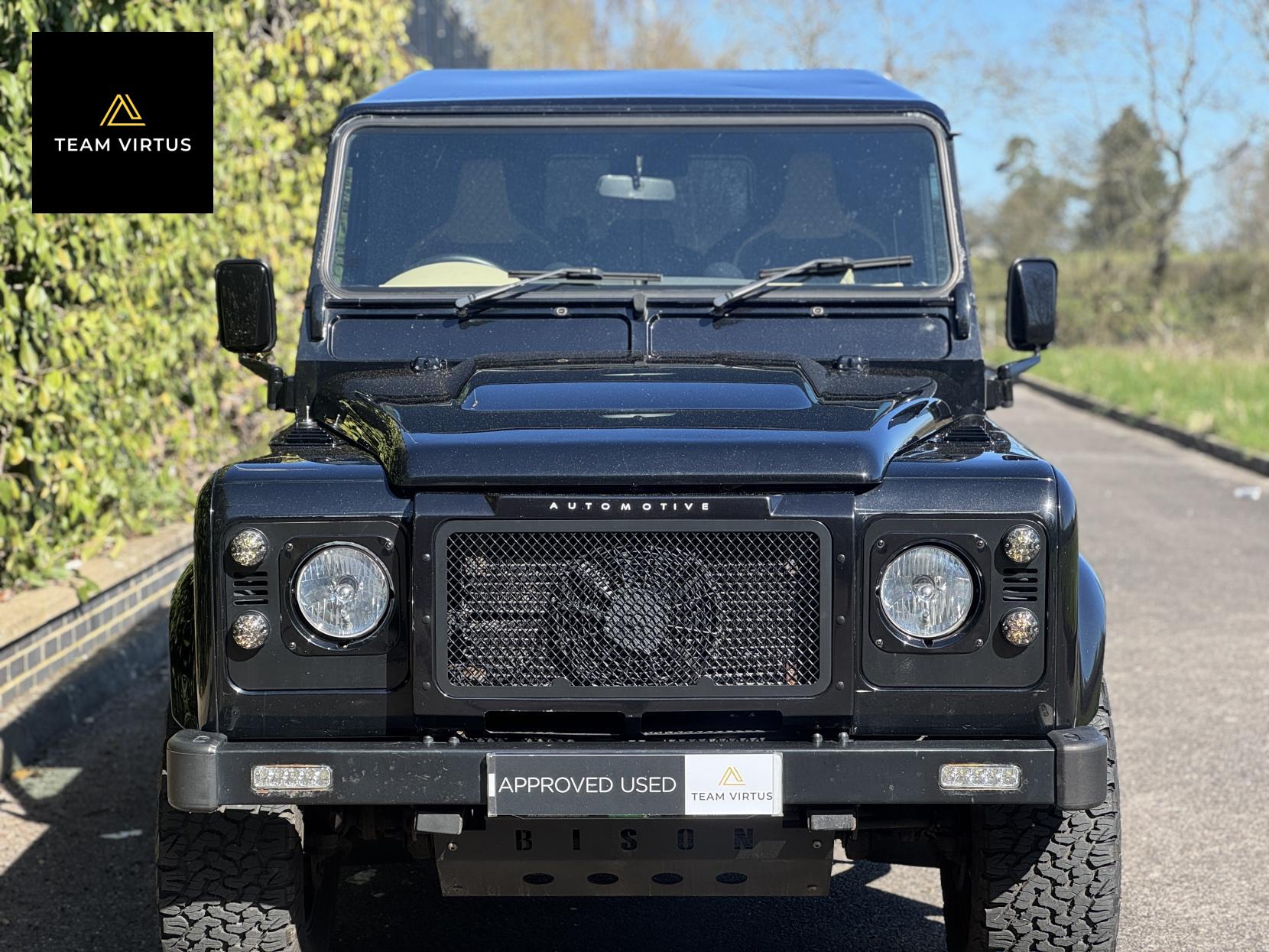 Land Rover Defender 110 2.2 TDCi XS Station Wagon Double Cab 5dr Diesel Manual 4WD MWB Euro 5 (122 ps)