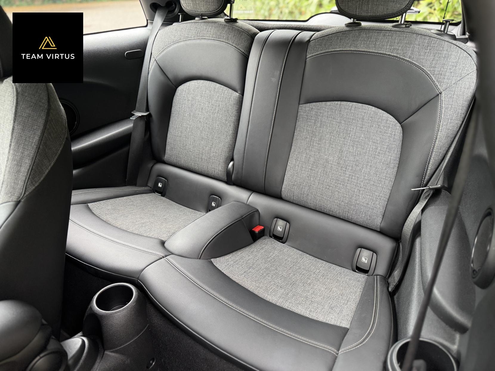 MINI Electric Hatch Cooper SE 32.6kWh Level 2 Hatchback 3dr Electric Auto (184 ps)