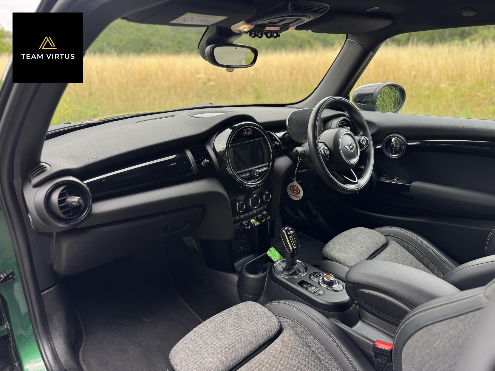MINI Electric Hatch Cooper SE 32.6kWh Level 2 Hatchback 3dr Electric Auto (184 ps)