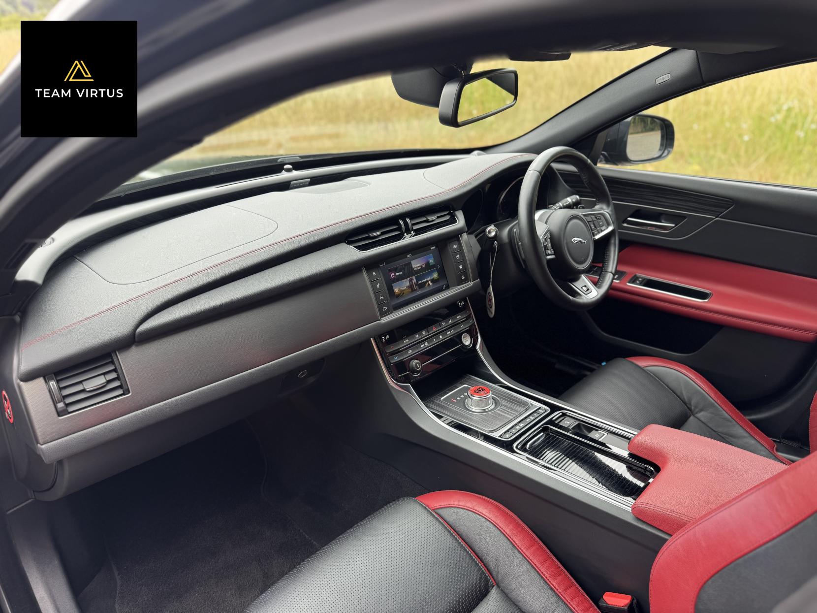 Jaguar XF 3.0d V6 S Saloon 4dr Diesel Auto Euro 6 (s/s) (300 ps)