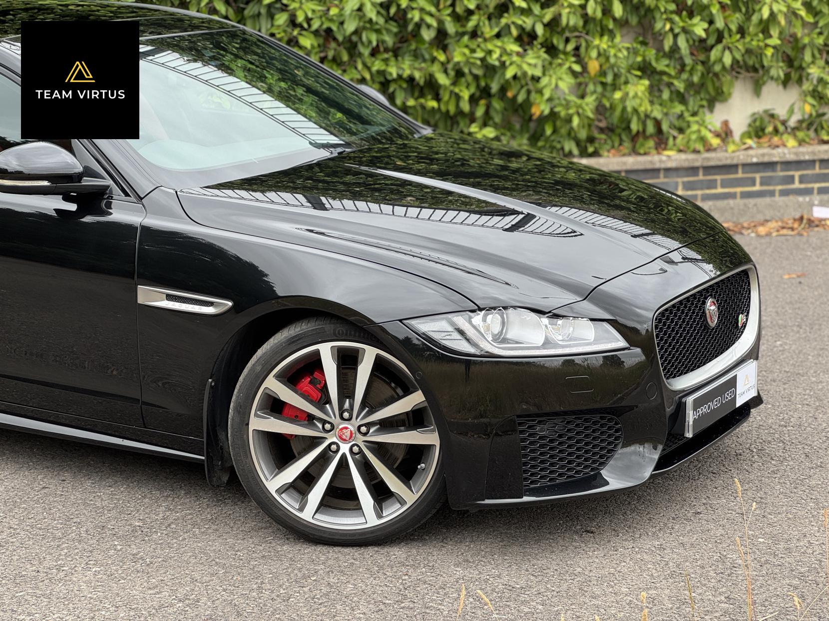 Jaguar XF 3.0d V6 S Saloon 4dr Diesel Auto Euro 6 (s/s) (300 ps)