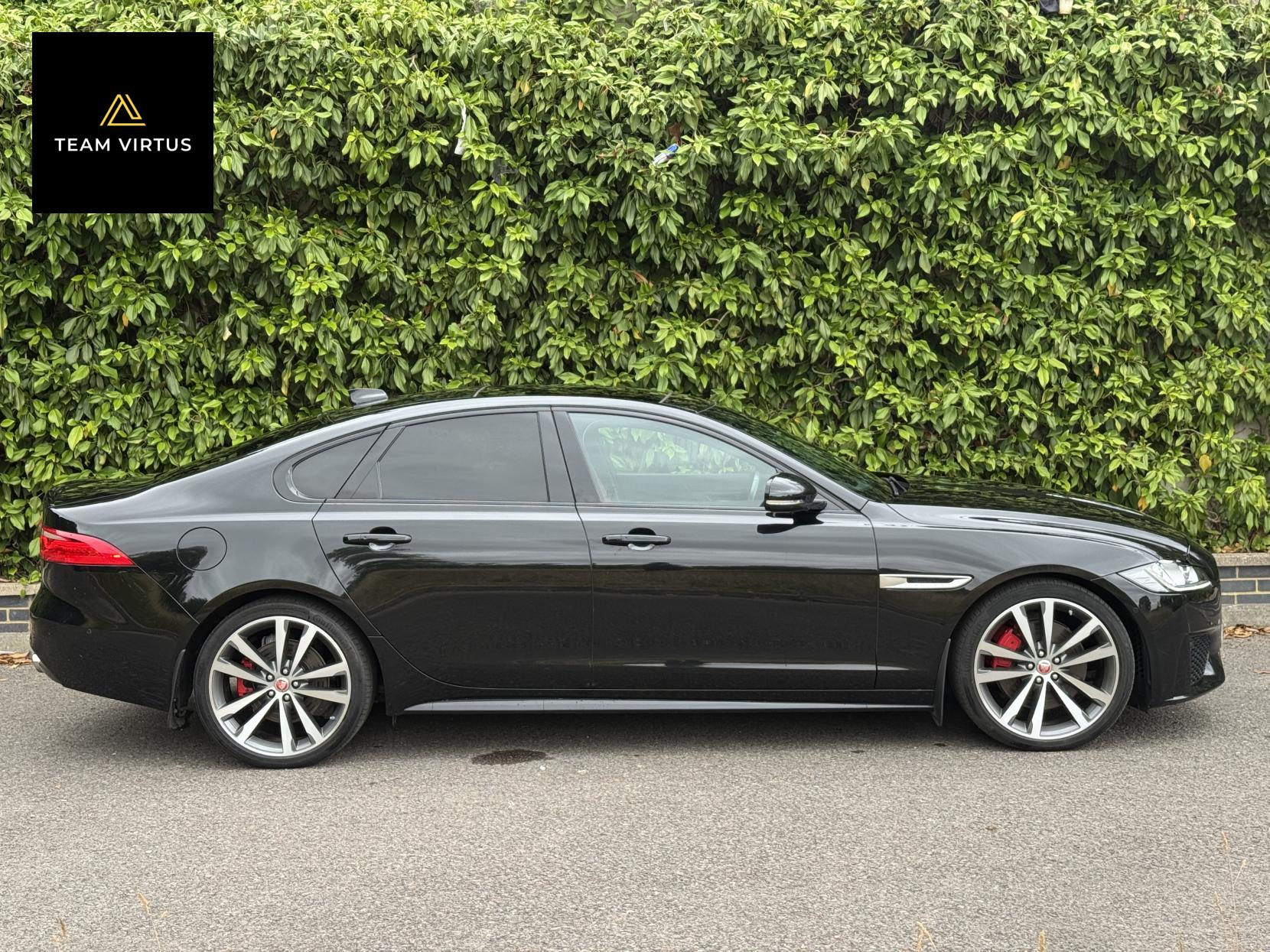 Jaguar XF 3.0d V6 S Saloon 4dr Diesel Auto Euro 6 (s/s) (300 ps)