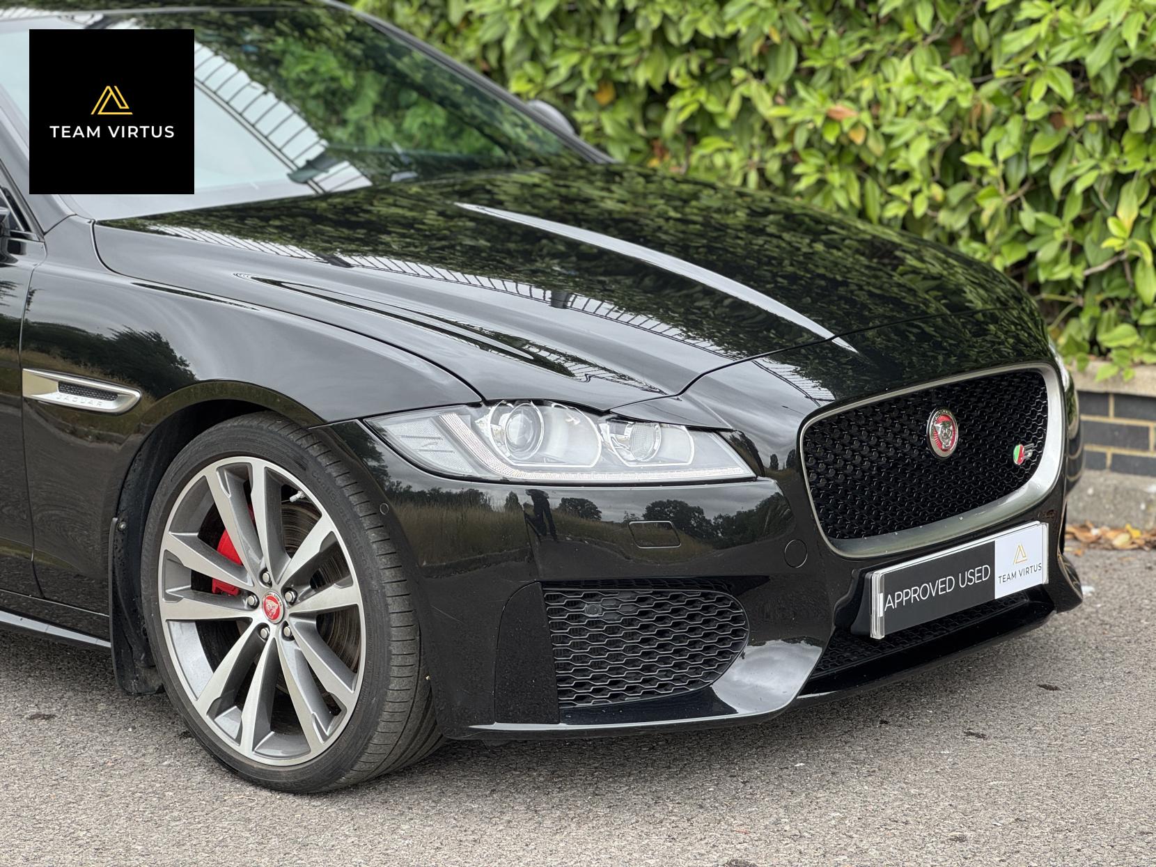 Jaguar XF 3.0d V6 S Saloon 4dr Diesel Auto Euro 6 (s/s) (300 ps)