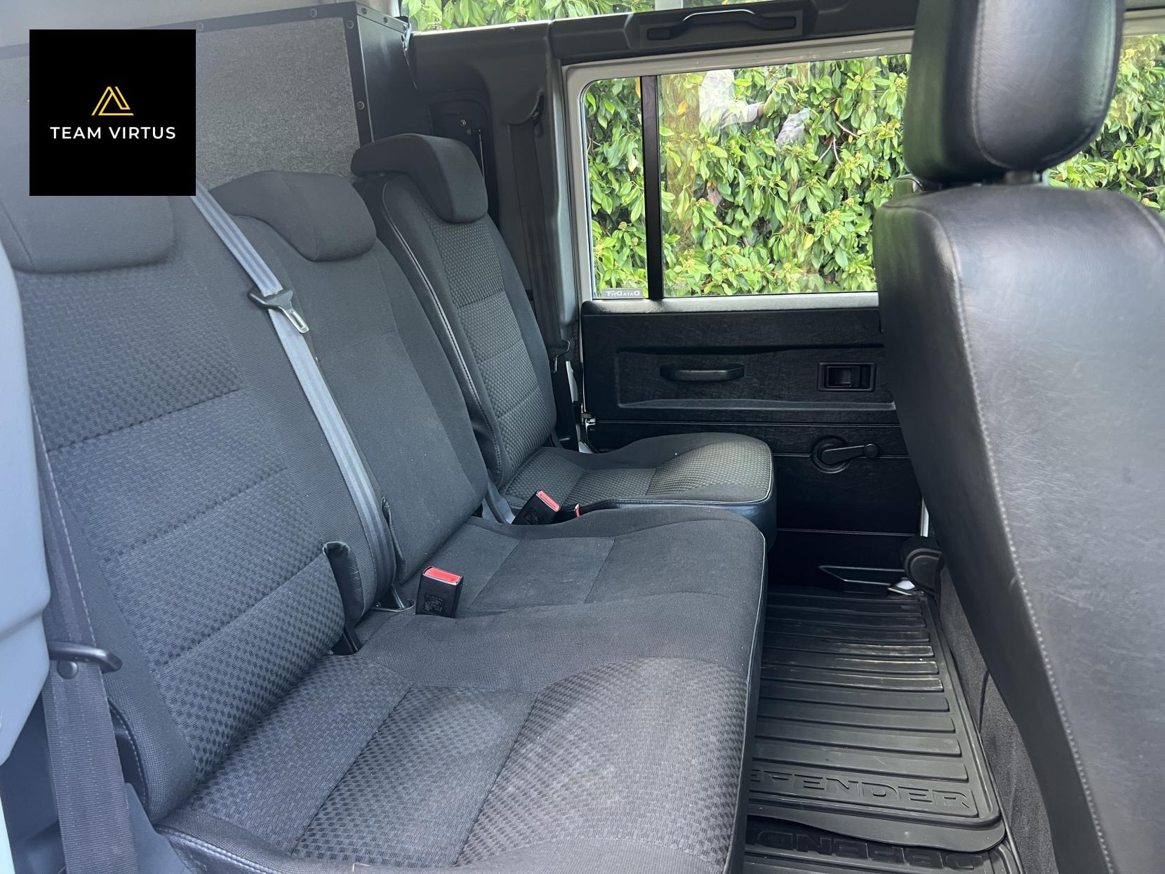 Land Rover Defender 110 2.2 TDCi XS Utility Wagon Double Cab 5dr Diesel Manual 4WD MWB Euro 5 (122 ps)