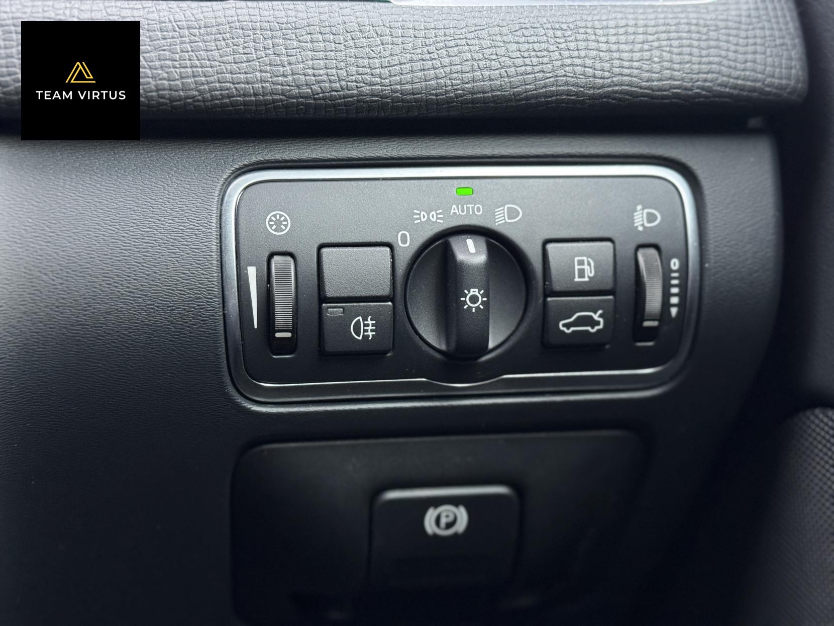 Volvo XC60 2.0 D4 SE Nav SUV 5dr Diesel Manual Euro 6 (s/s) (190 ps)