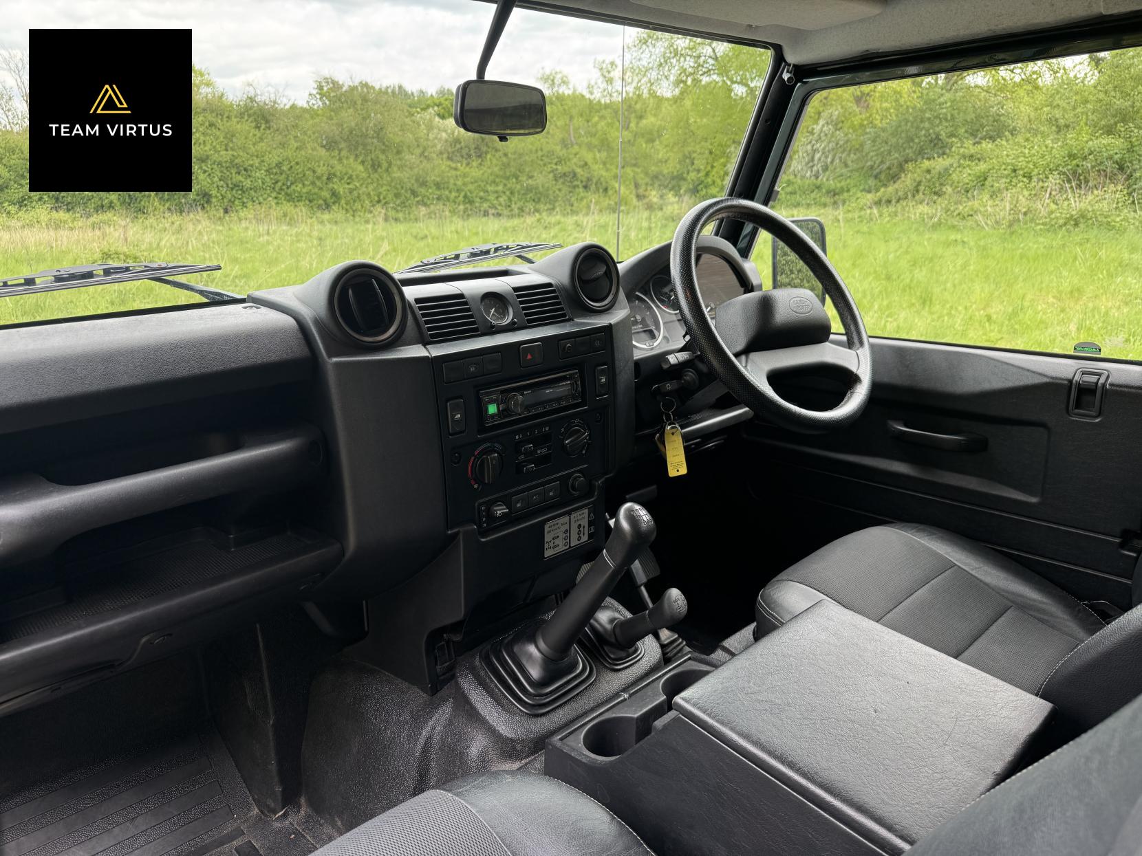 Land Rover Defender 110 2.2 TDCi XS Pickup Double Cab 4dr Diesel Manual 4WD MWB Euro 5 (122 ps)