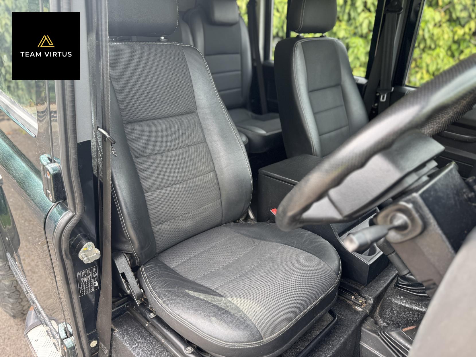 Land Rover Defender 110 2.2 TDCi XS Pickup Double Cab 4dr Diesel Manual 4WD MWB Euro 5 (122 ps)