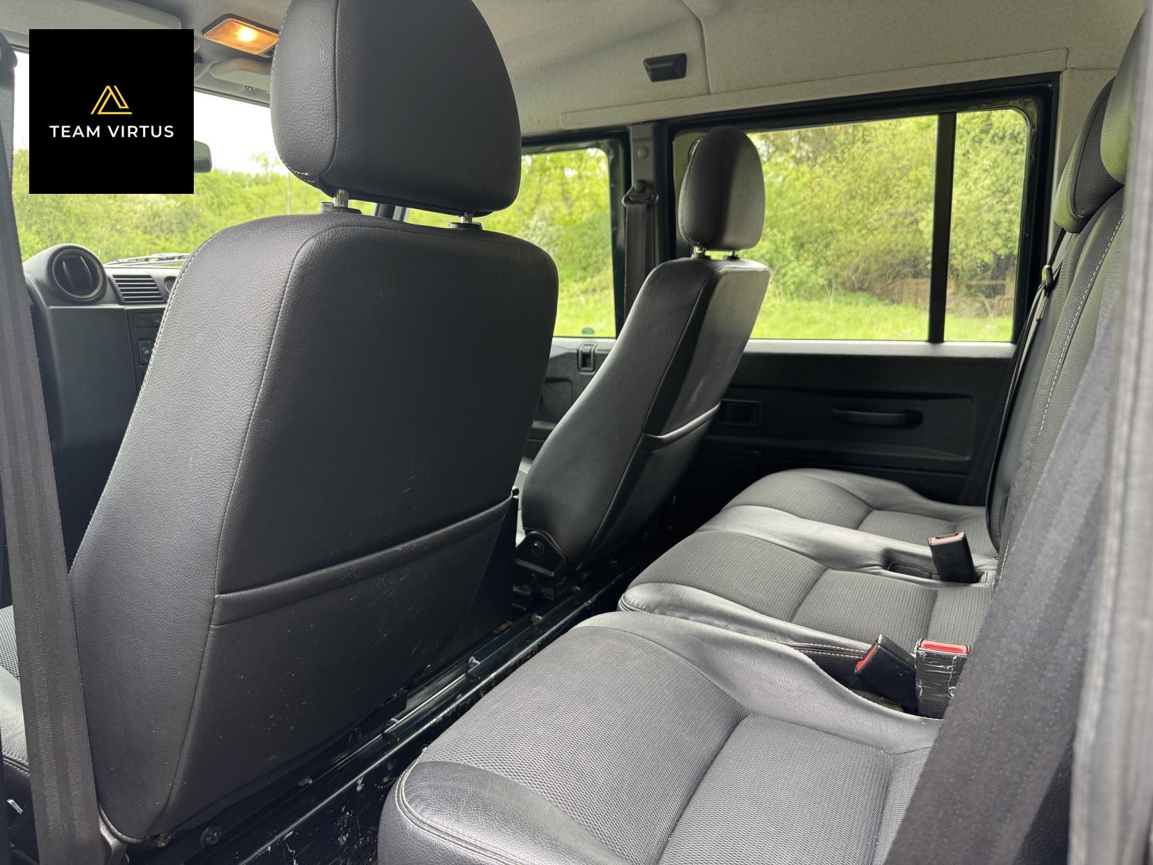 Land Rover Defender 110 2.2 TDCi XS Pickup Double Cab 4dr Diesel Manual 4WD MWB Euro 5 (122 ps)