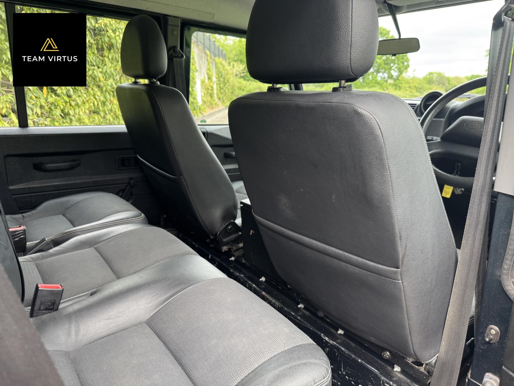 Land Rover Defender 110 2.2 TDCi XS Pickup Double Cab 4dr Diesel Manual 4WD MWB Euro 5 (122 ps)