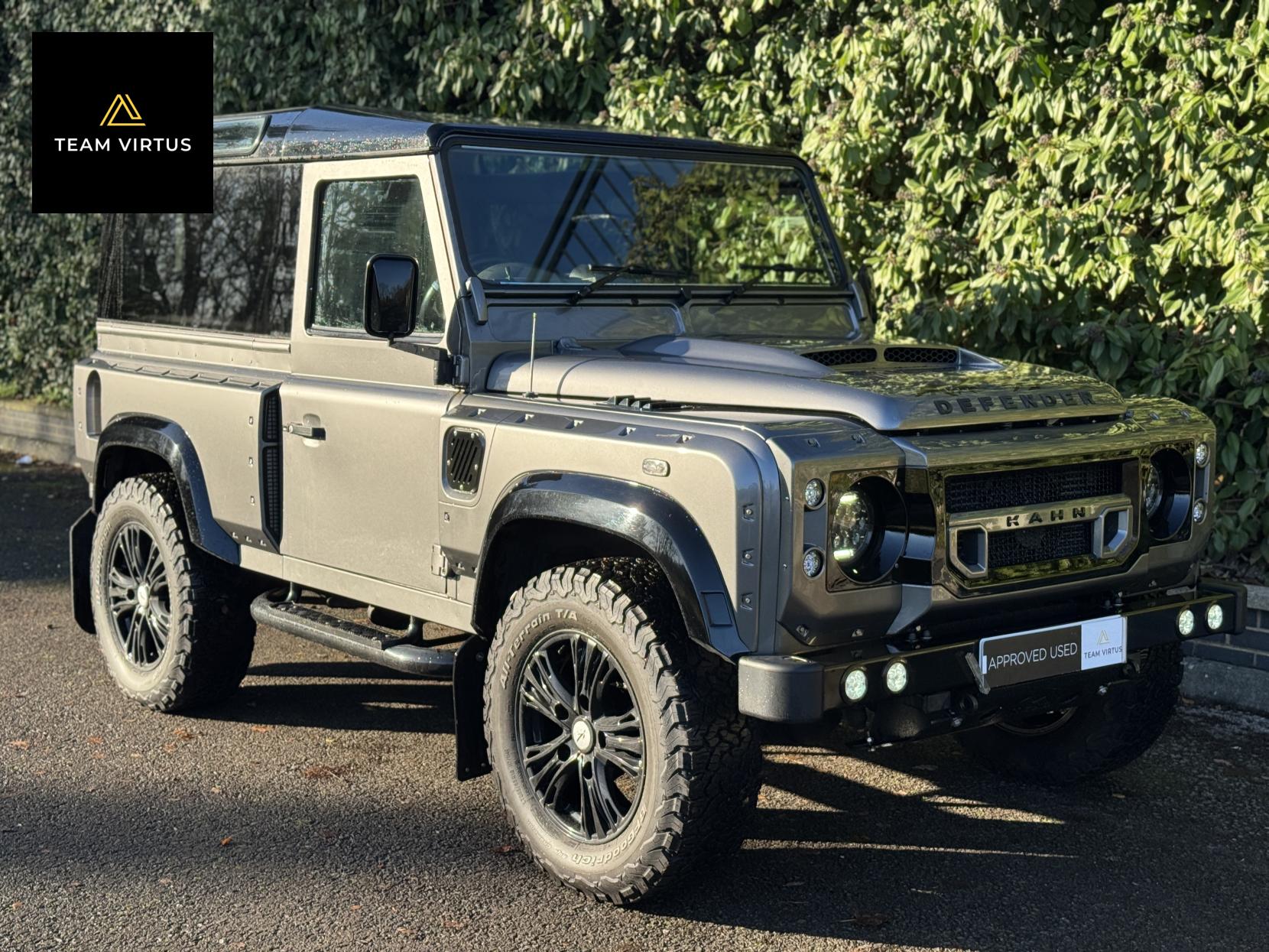 Land Rover Defender 90 2.4 TDCi XS Station Wagon 3dr Diesel Manual 4WD SWB Euro 4 (122 bhp)