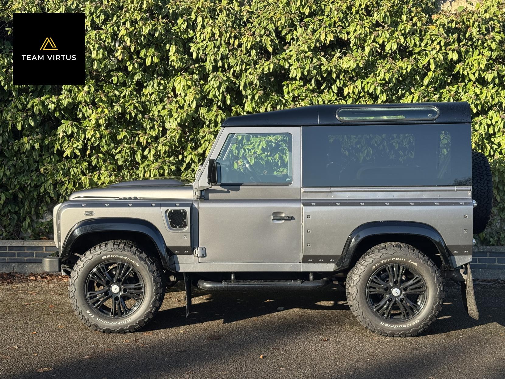 Land Rover Defender 90 2.4 TDCi XS Station Wagon 3dr Diesel Manual 4WD SWB Euro 4 (122 bhp)
