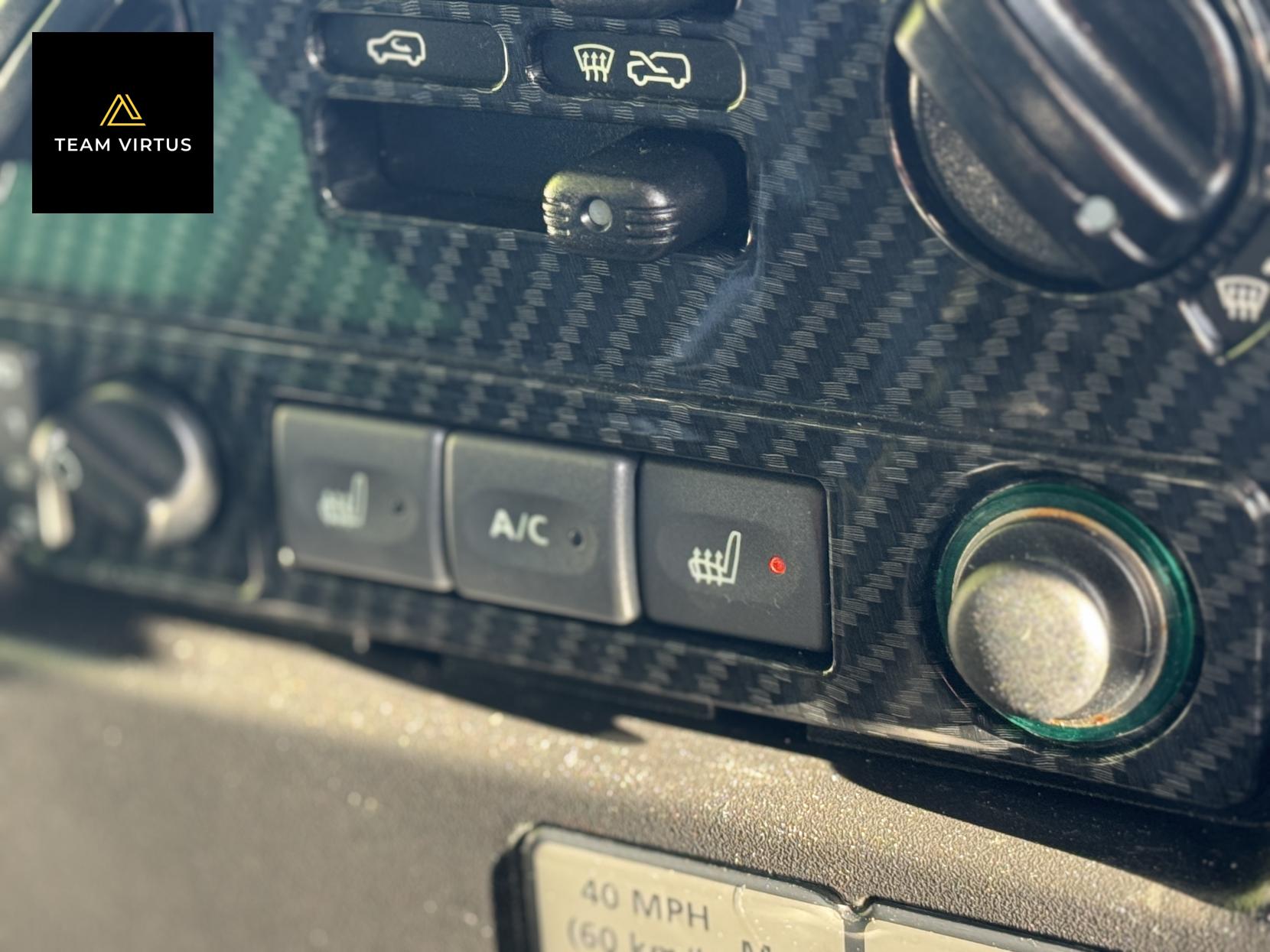 Land Rover Defender 90 2.4 TDCi XS Station Wagon 3dr Diesel Manual 4WD SWB Euro 4 (122 bhp)