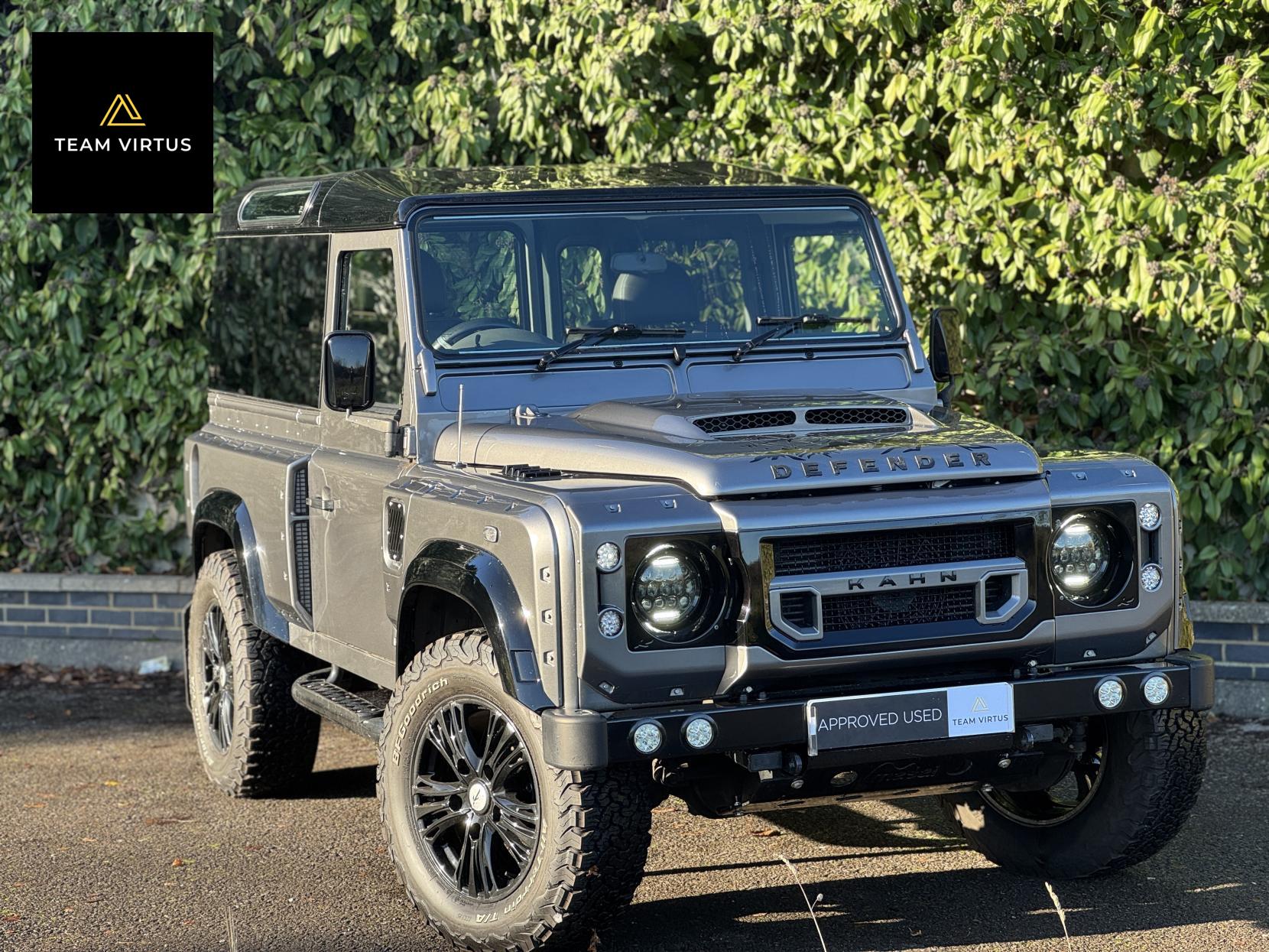 Land Rover Defender 90 2.4 TDCi XS Station Wagon 3dr Diesel Manual 4WD SWB Euro 4 (122 bhp)