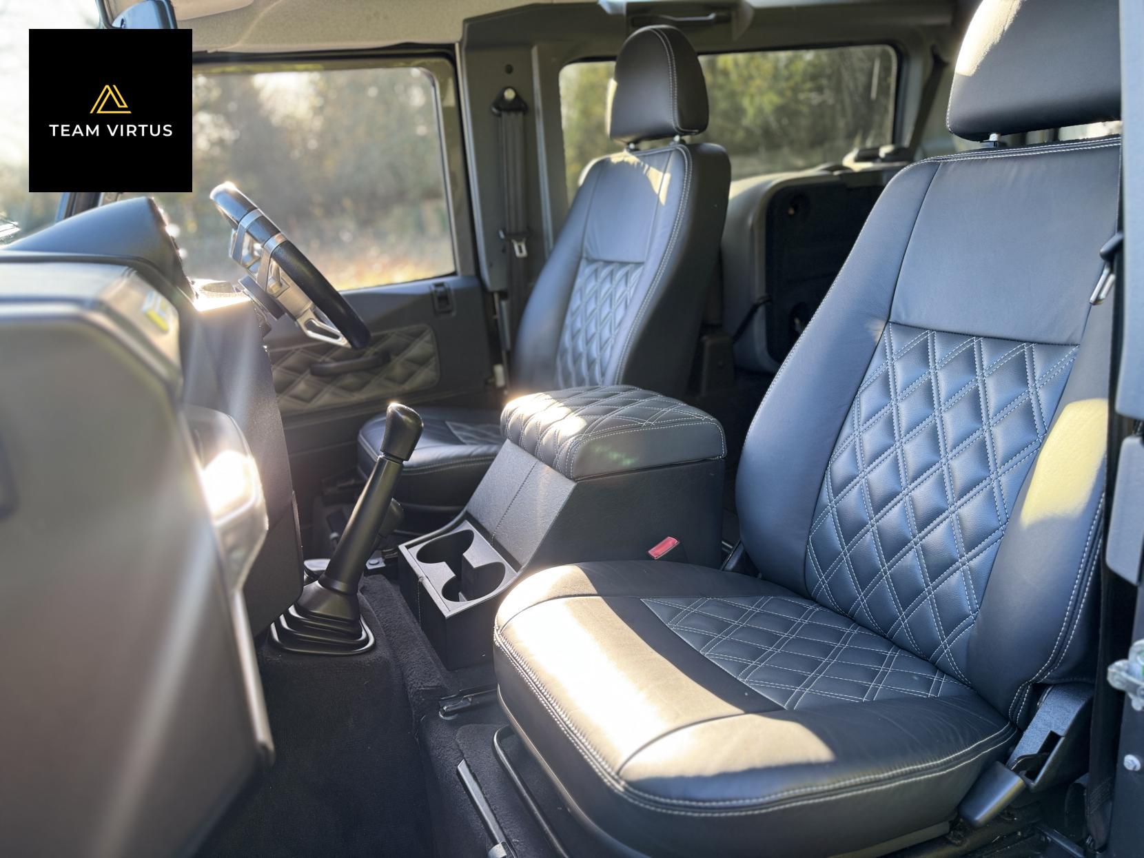 Land Rover Defender 90 2.4 TDCi XS Station Wagon 3dr Diesel Manual 4WD SWB Euro 4 (122 bhp)