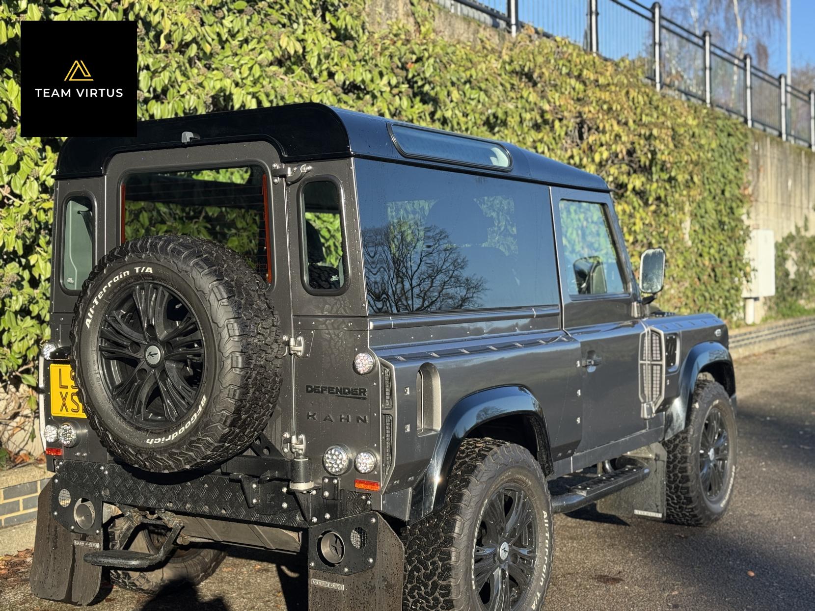 Land Rover Defender 90 2.4 TDCi XS Station Wagon 3dr Diesel Manual 4WD SWB Euro 4 (122 bhp)