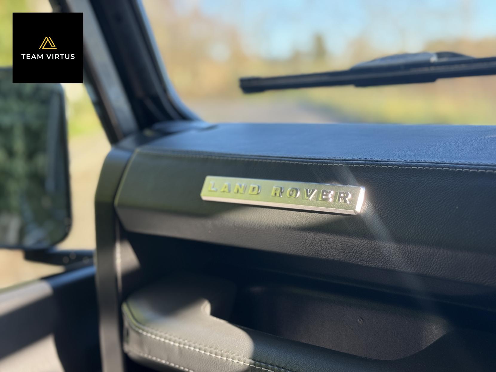 Land Rover Defender 90 2.4 TDCi XS Station Wagon 3dr Diesel Manual 4WD SWB Euro 4 (122 bhp)