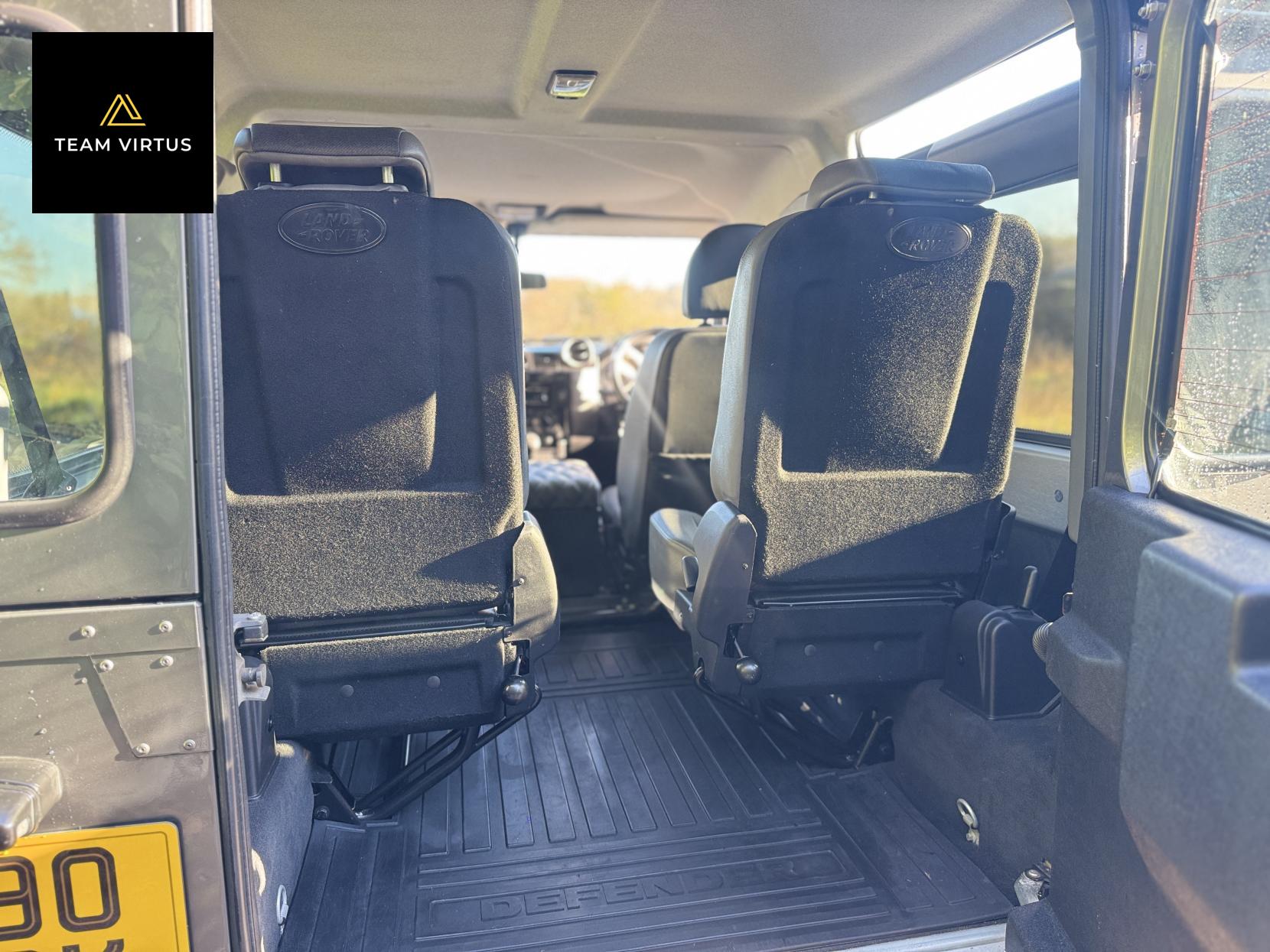 Land Rover Defender 90 2.4 TDCi XS Station Wagon 3dr Diesel Manual 4WD SWB Euro 4 (122 bhp)