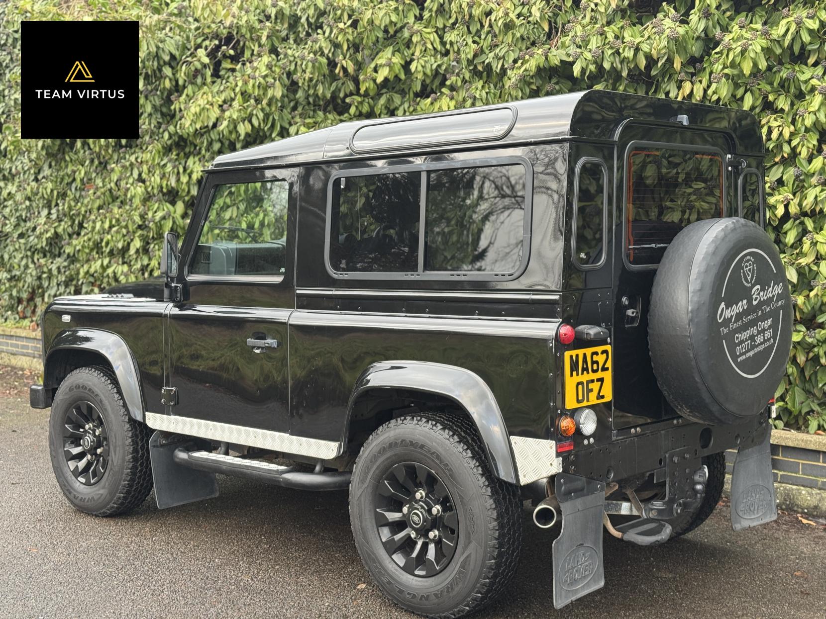 Land Rover Defender 90 2.2 TDCi XS Station Wagon Double Cab 3dr Diesel Manual 4WD SWB Euro 5 (122 ps)