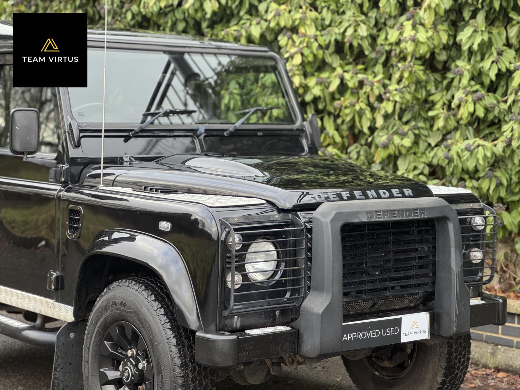 Land Rover Defender 90 2.2 TDCi XS Station Wagon Double Cab 3dr Diesel Manual 4WD SWB Euro 5 (122 ps)