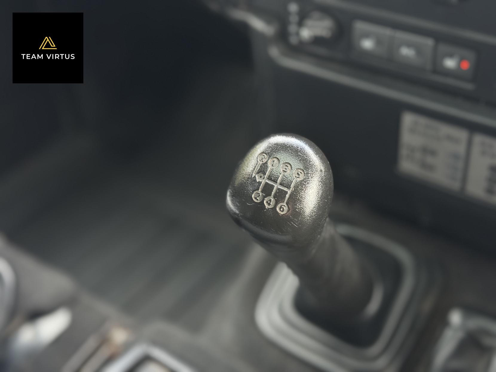 Land Rover Defender 90 2.2 TDCi XS Station Wagon Double Cab 3dr Diesel Manual 4WD SWB Euro 5 (122 ps)