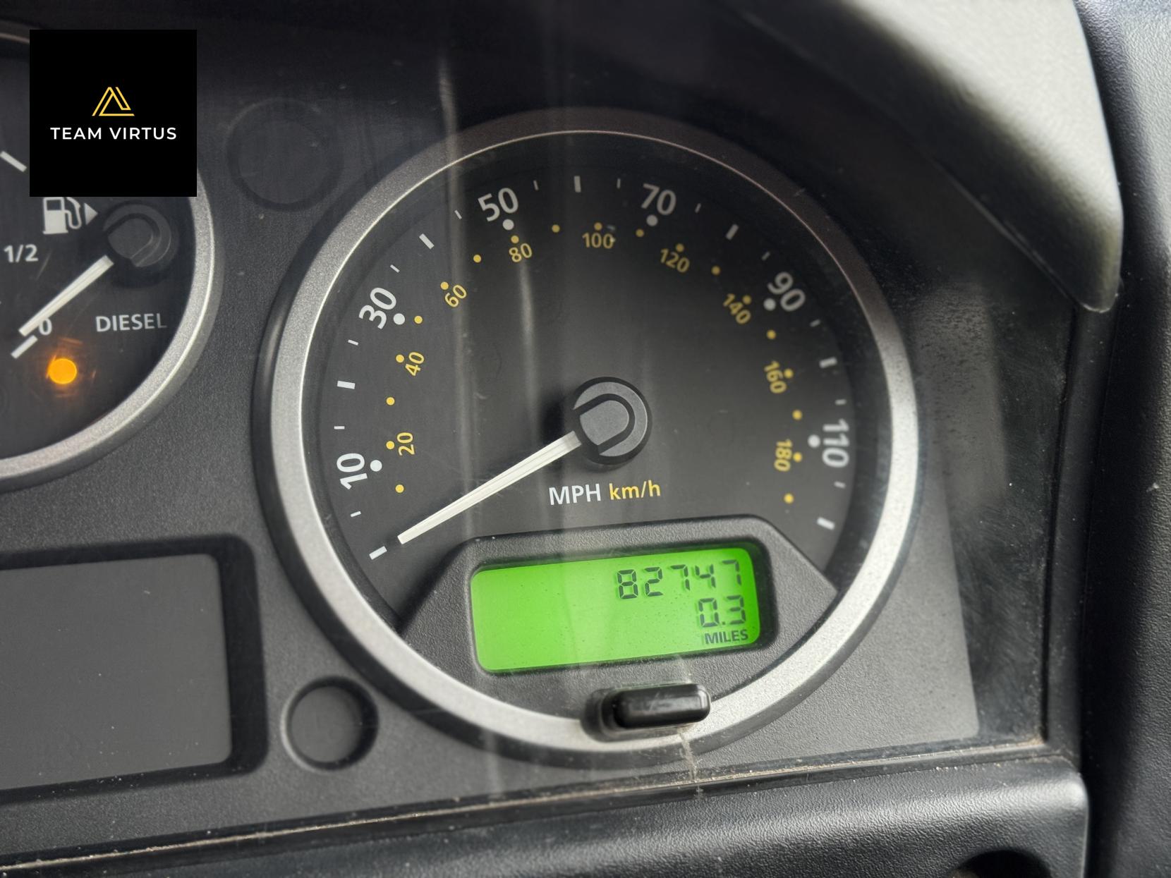 Land Rover Defender 90 2.2 TDCi XS Station Wagon Double Cab 3dr Diesel Manual 4WD SWB Euro 5 (122 ps)