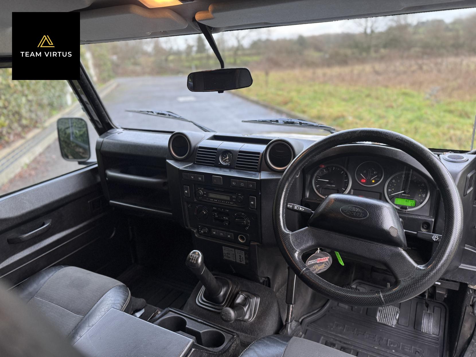 Land Rover Defender 90 2.2 TDCi XS Station Wagon Double Cab 3dr Diesel Manual 4WD SWB Euro 5 (122 ps)