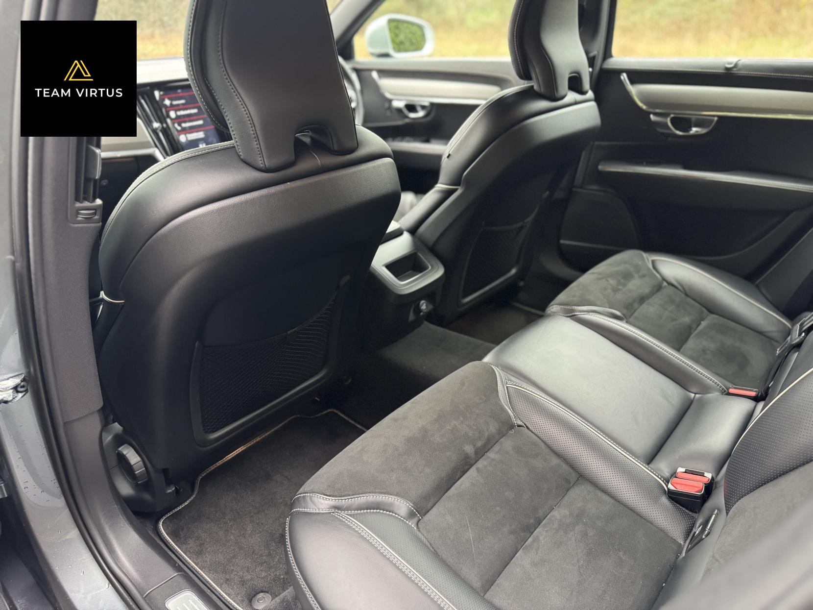 Volvo S90 2.0 T4 R-Design Plus Saloon 4dr Petrol Auto Euro 6 (s/s) (190 ps)