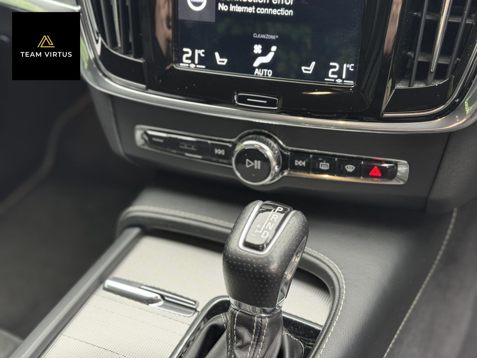 Volvo S90 2.0 T4 R-Design Plus Saloon 4dr Petrol Auto Euro 6 (s/s) (190 ps)