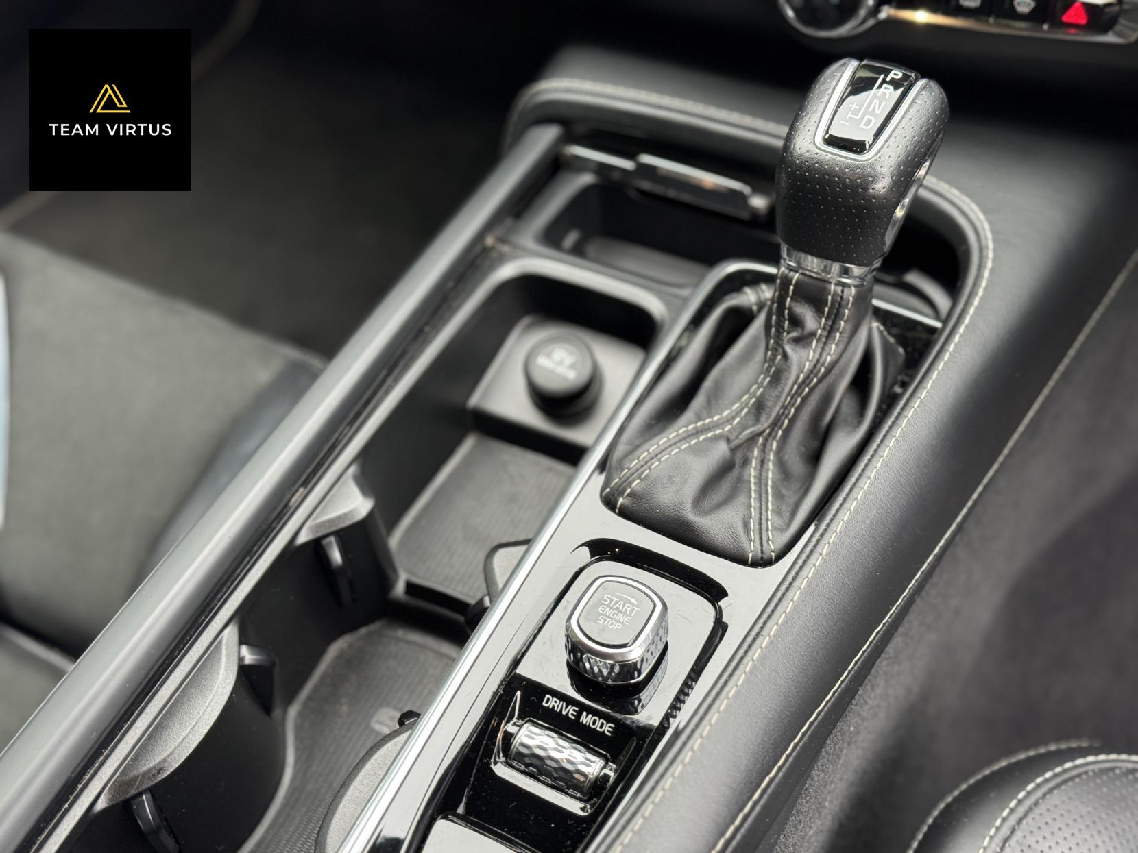 Volvo S90 2.0 T4 R-Design Plus Saloon 4dr Petrol Auto Euro 6 (s/s) (190 ps)