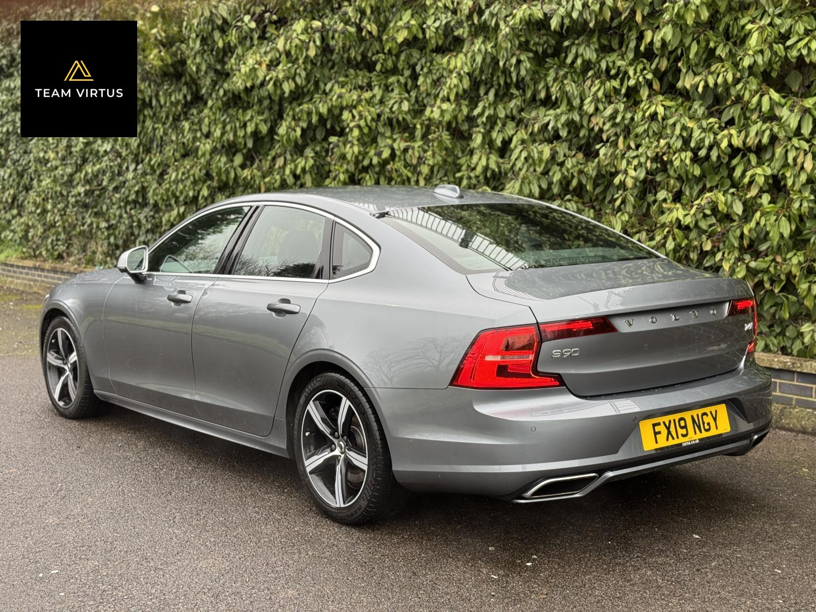 Volvo S90 2.0 T4 R-Design Plus Saloon 4dr Petrol Auto Euro 6 (s/s) (190 ps)