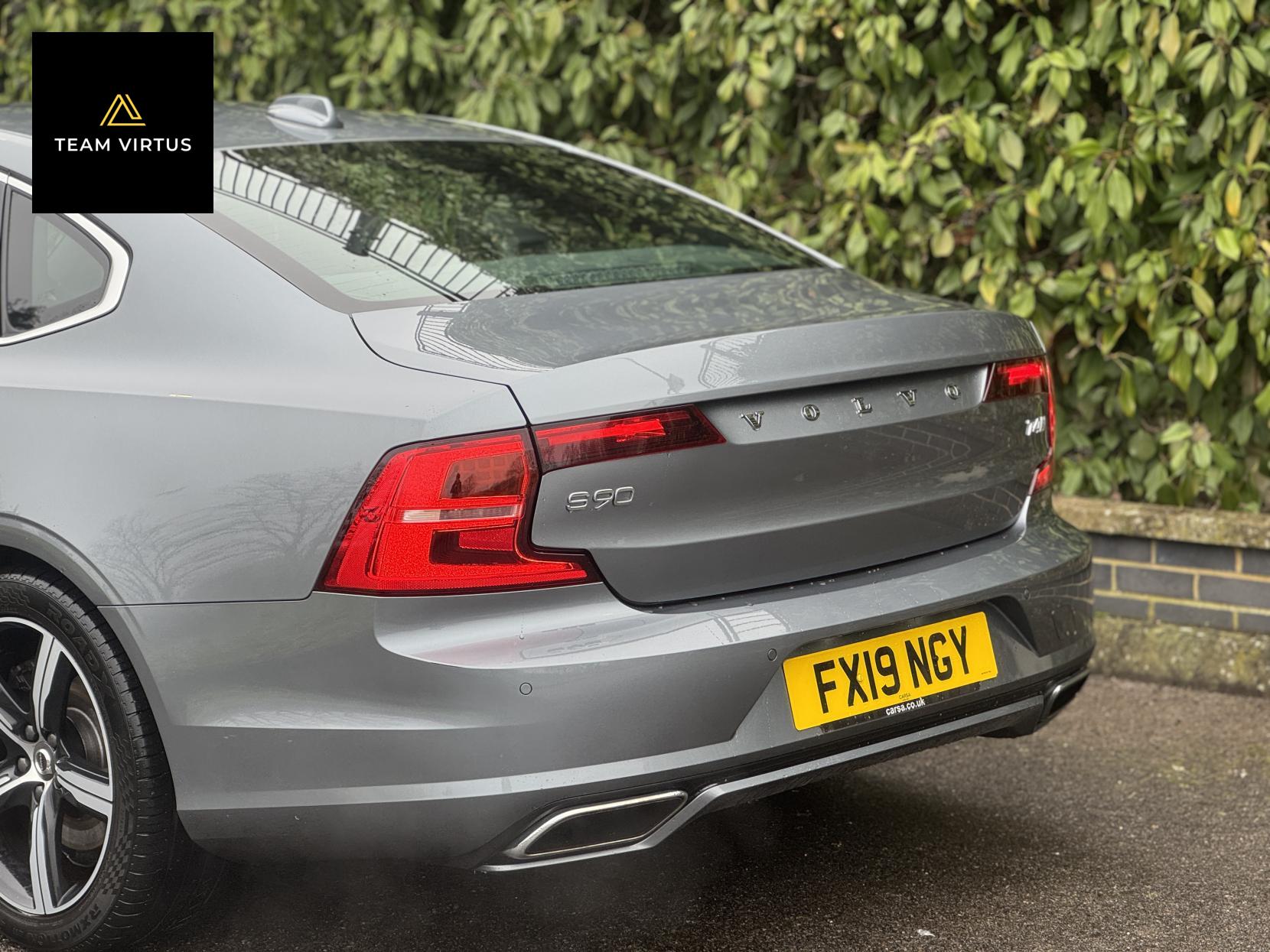 Volvo S90 2.0 T4 R-Design Plus Saloon 4dr Petrol Auto Euro 6 (s/s) (190 ps)