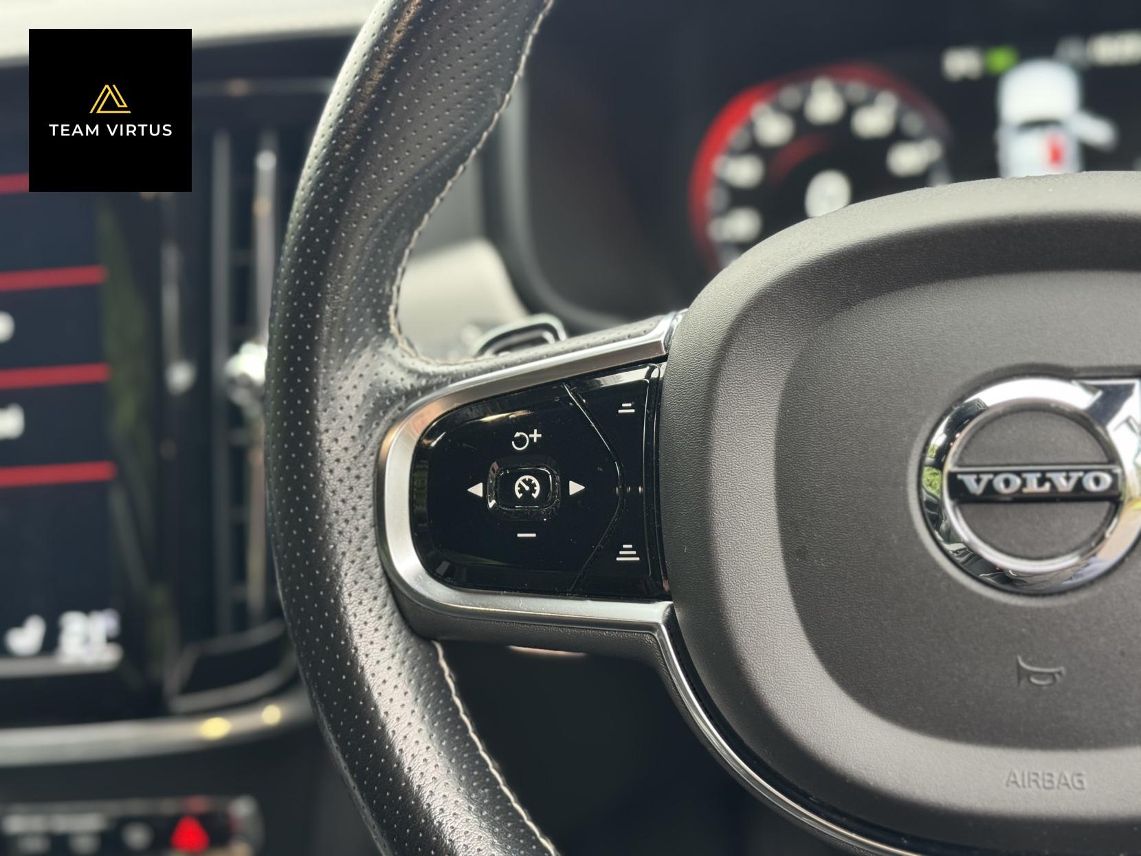 Volvo S90 2.0 T4 R-Design Plus Saloon 4dr Petrol Auto Euro 6 (s/s) (190 ps)