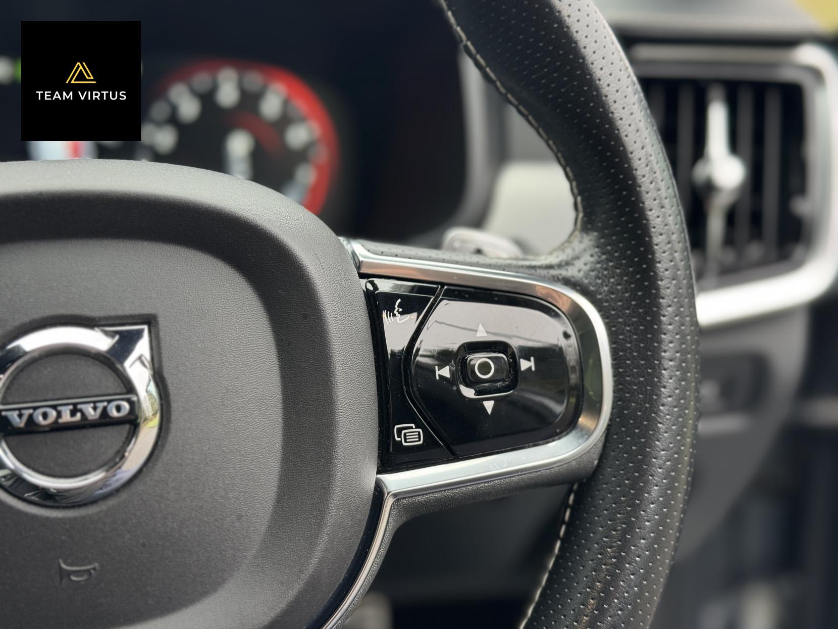 Volvo S90 2.0 T4 R-Design Plus Saloon 4dr Petrol Auto Euro 6 (s/s) (190 ps)