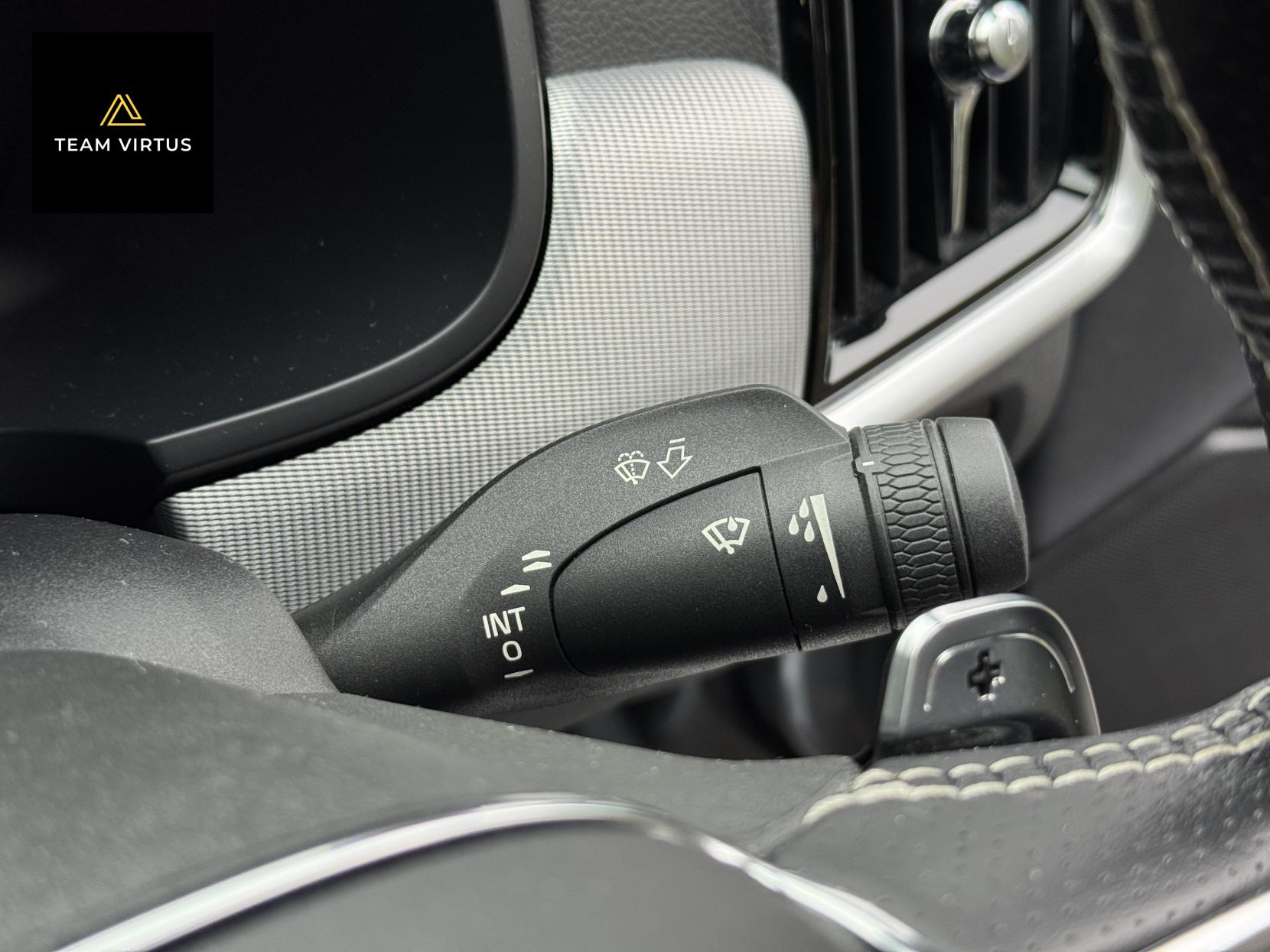 Volvo S90 2.0 T4 R-Design Plus Saloon 4dr Petrol Auto Euro 6 (s/s) (190 ps)