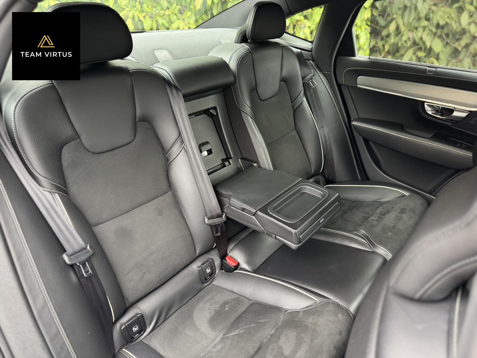 Volvo S90 2.0 T4 R-Design Plus Saloon 4dr Petrol Auto Euro 6 (s/s) (190 ps)