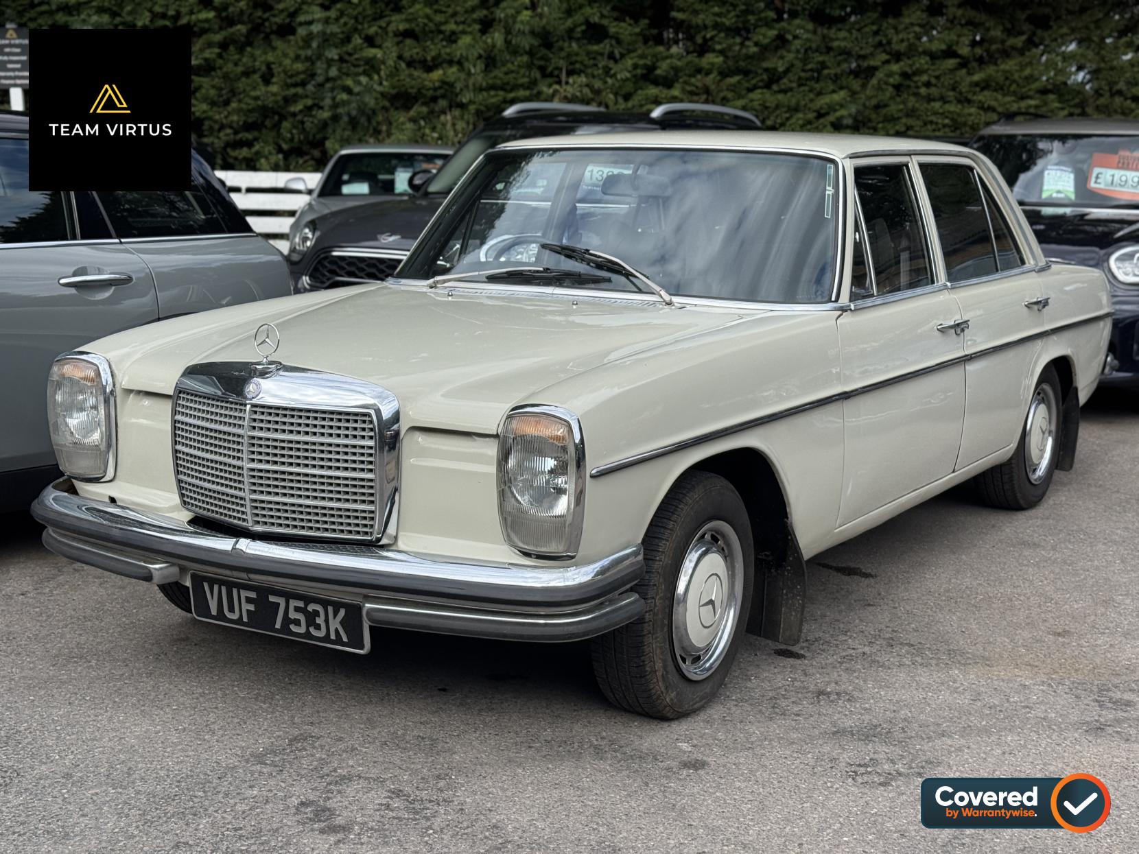 Mercedes-Benz 250 2.5 Saloon (1976 - 1993)