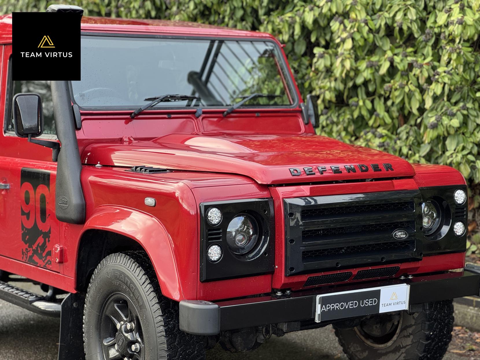 Land Rover Defender 90 2.2 TDCi XS Station Wagon Double Cab 3dr Diesel Manual 4WD SWB Euro 5 (122 ps)