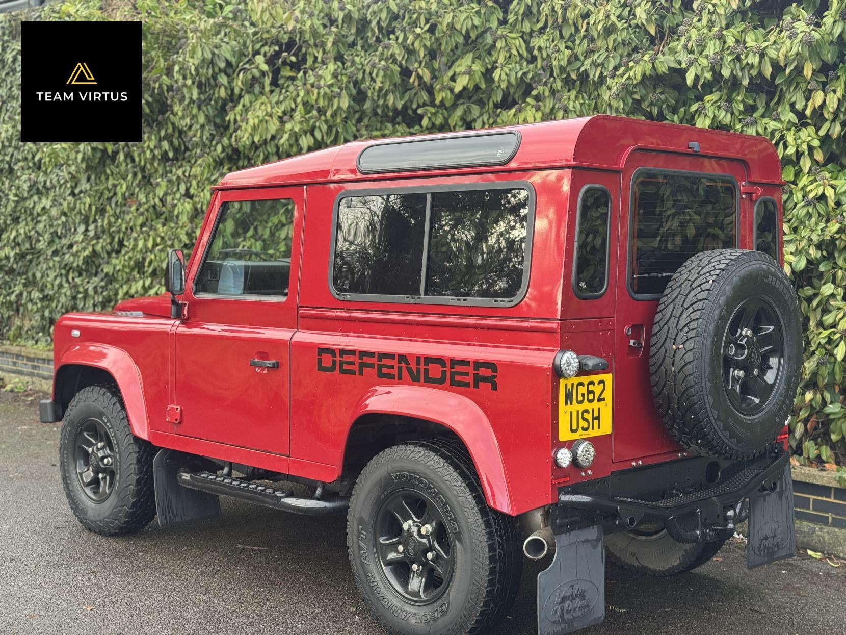 Land Rover Defender 90 2.2 TDCi XS Station Wagon Double Cab 3dr Diesel Manual 4WD SWB Euro 5 (122 ps)