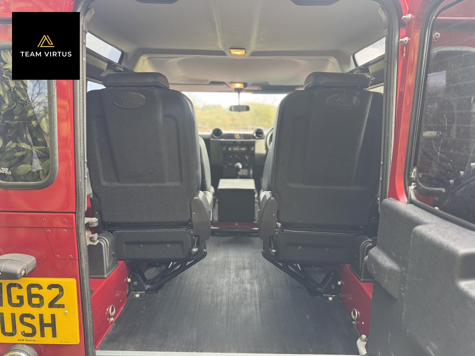 Land Rover Defender 90 2.2 TDCi XS Station Wagon Double Cab 3dr Diesel Manual 4WD SWB Euro 5 (122 ps)