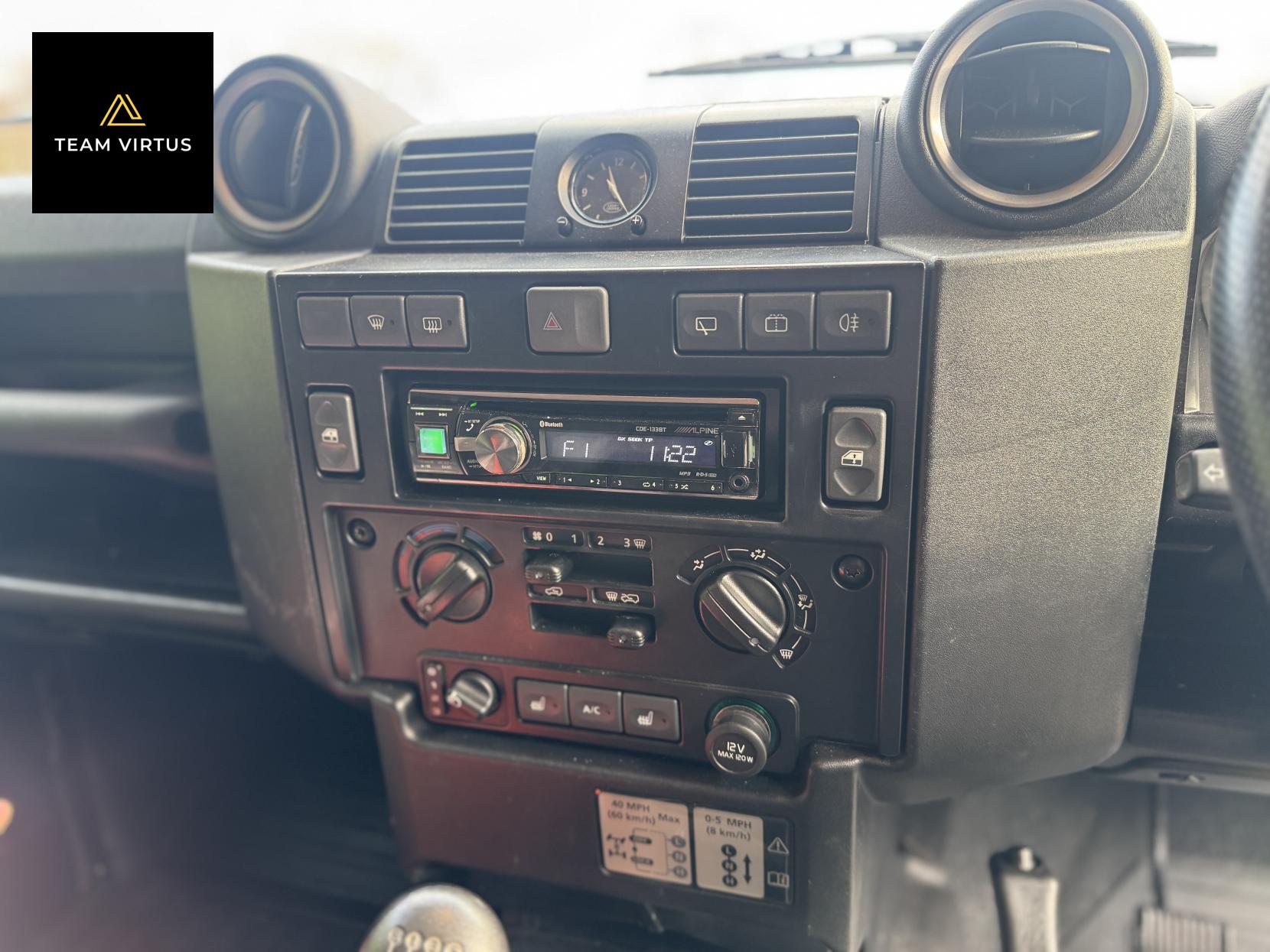 Land Rover Defender 90 2.2 TDCi XS Station Wagon Double Cab 3dr Diesel Manual 4WD SWB Euro 5 (122 ps)