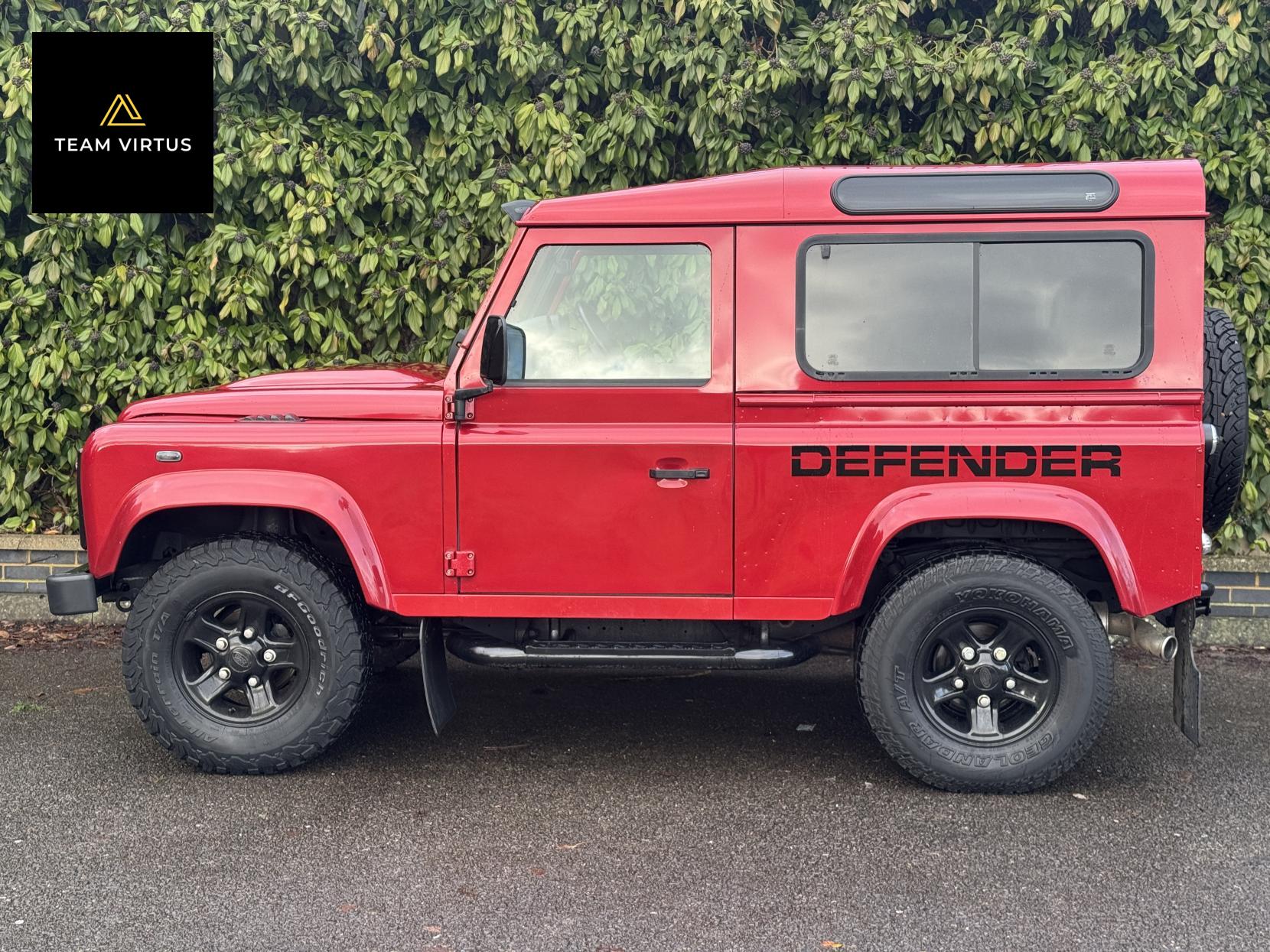 Land Rover Defender 90 2.2 TDCi XS Station Wagon Double Cab 3dr Diesel Manual 4WD SWB Euro 5 (122 ps)