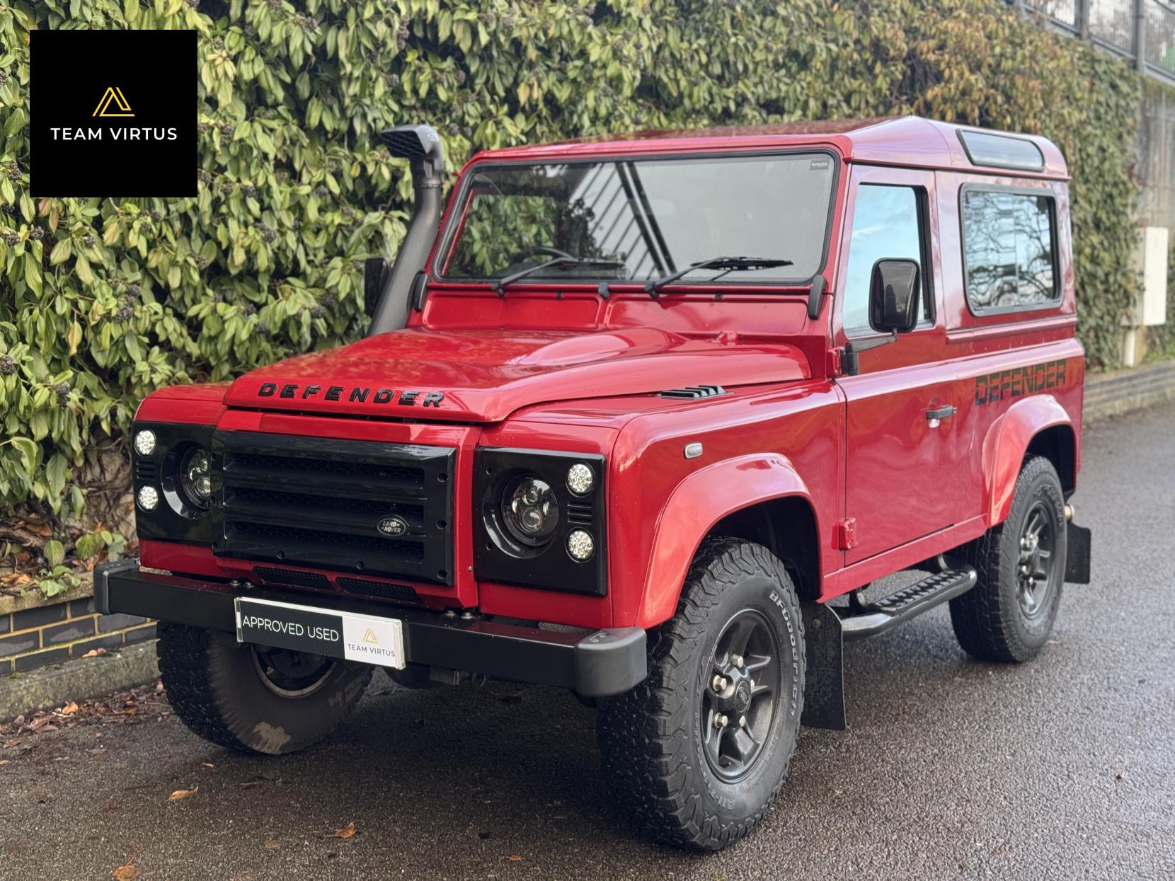 Land Rover Defender 90 2.2 TDCi XS Station Wagon Double Cab 3dr Diesel Manual 4WD SWB Euro 5 (122 ps)
