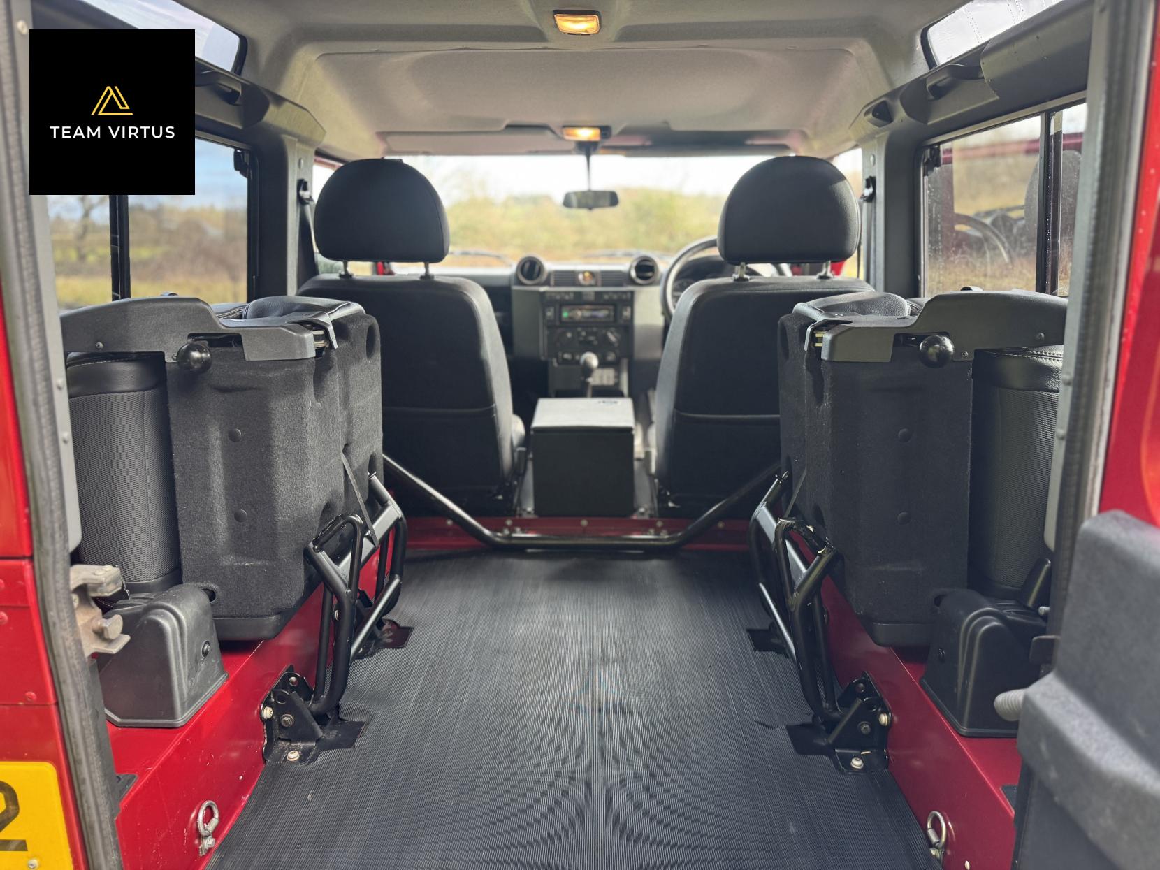 Land Rover Defender 90 2.2 TDCi XS Station Wagon Double Cab 3dr Diesel Manual 4WD SWB Euro 5 (122 ps)